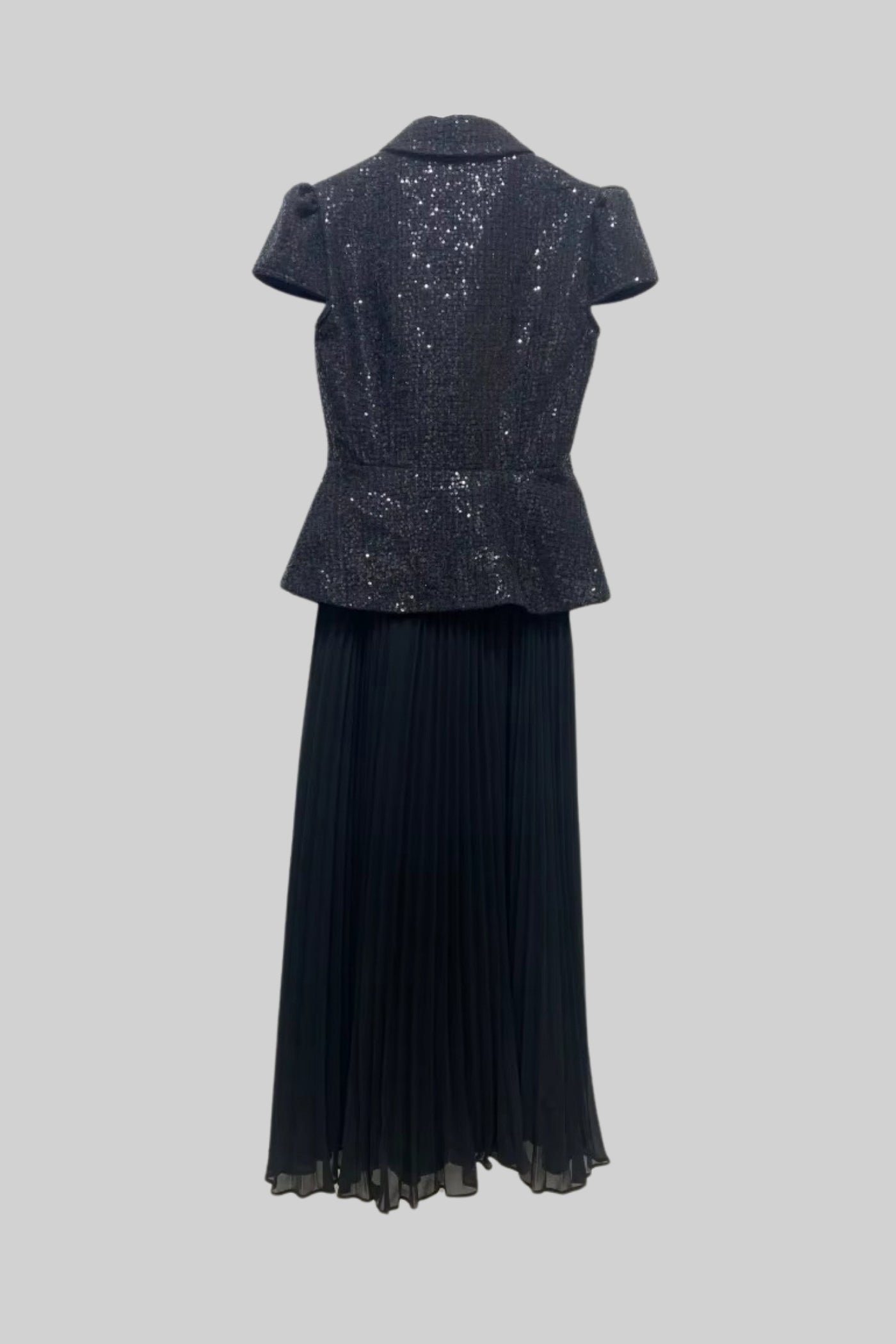 Payetli Üst ve Pileli Etekli Takım