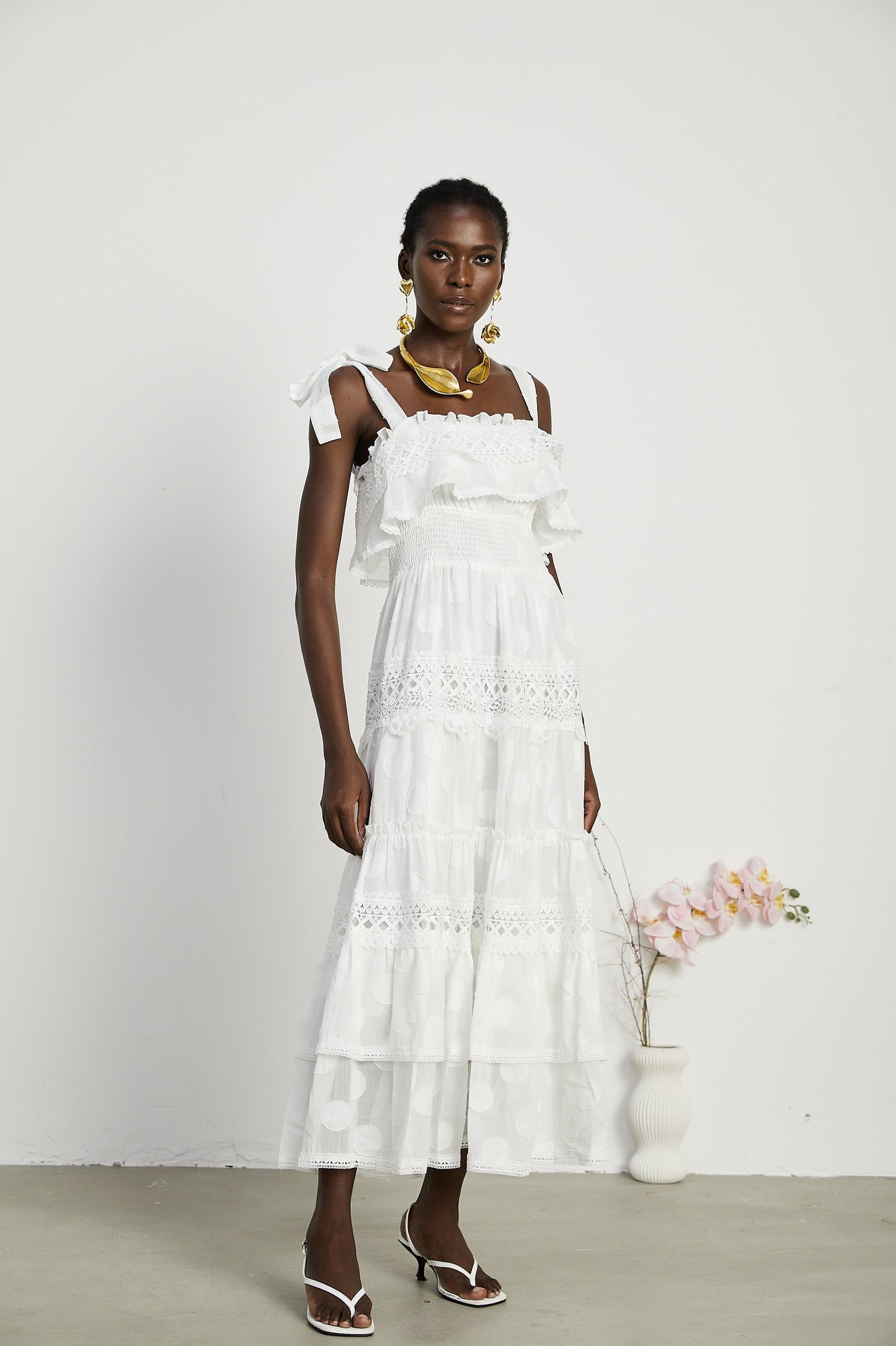 Roselinee dantel midi elbise