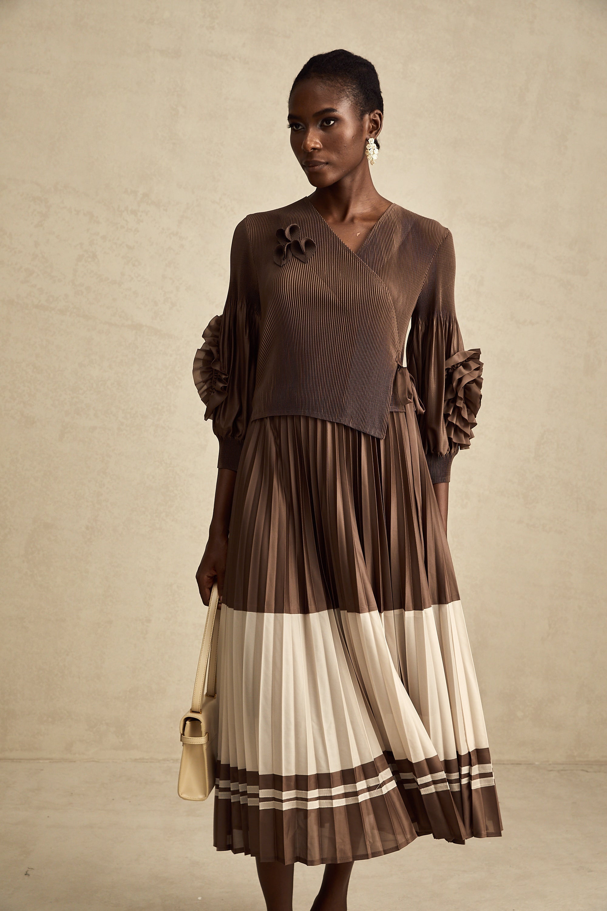 Çiçekli Pilili Midi Elbise