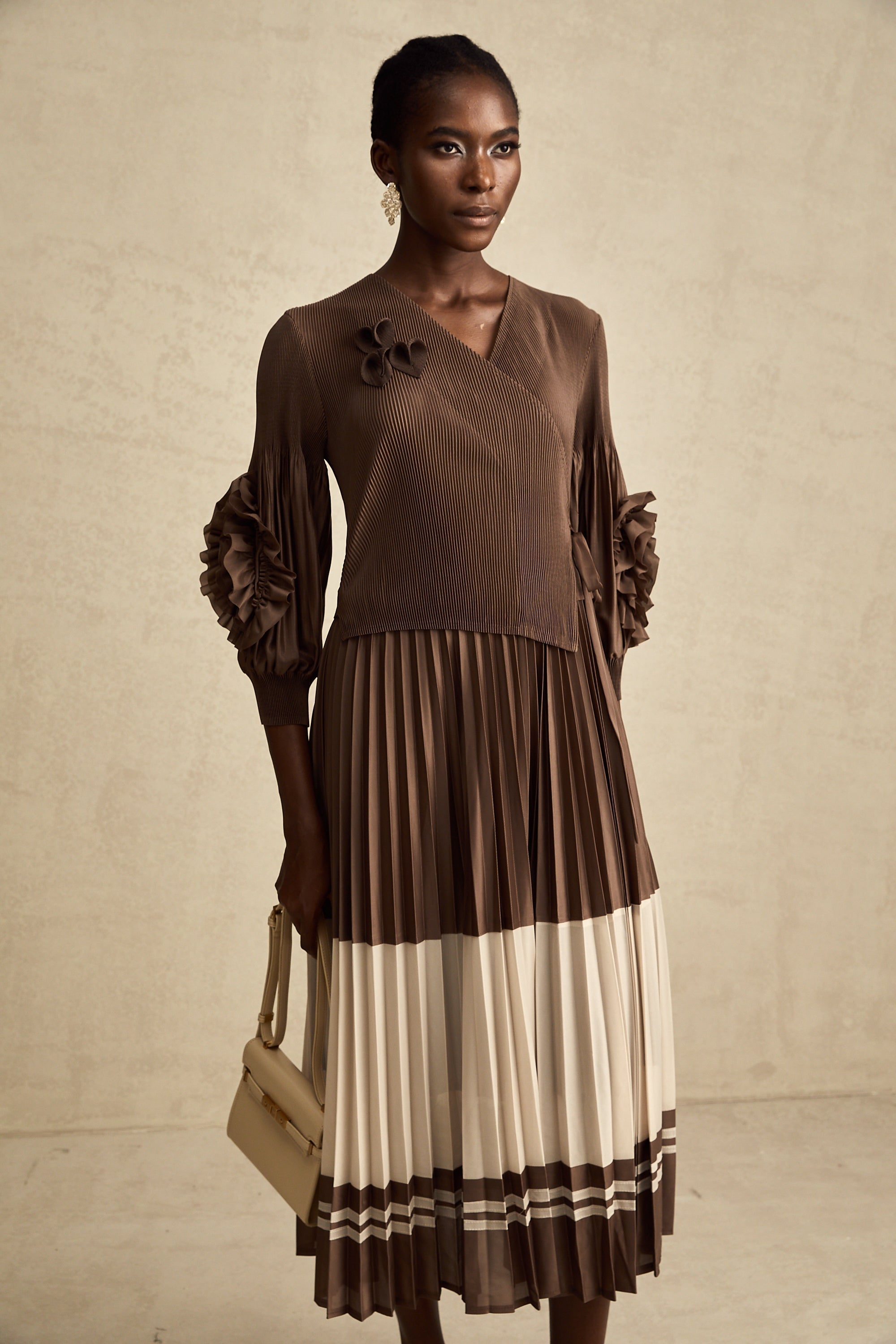 Çiçekli Pilili Midi Elbise