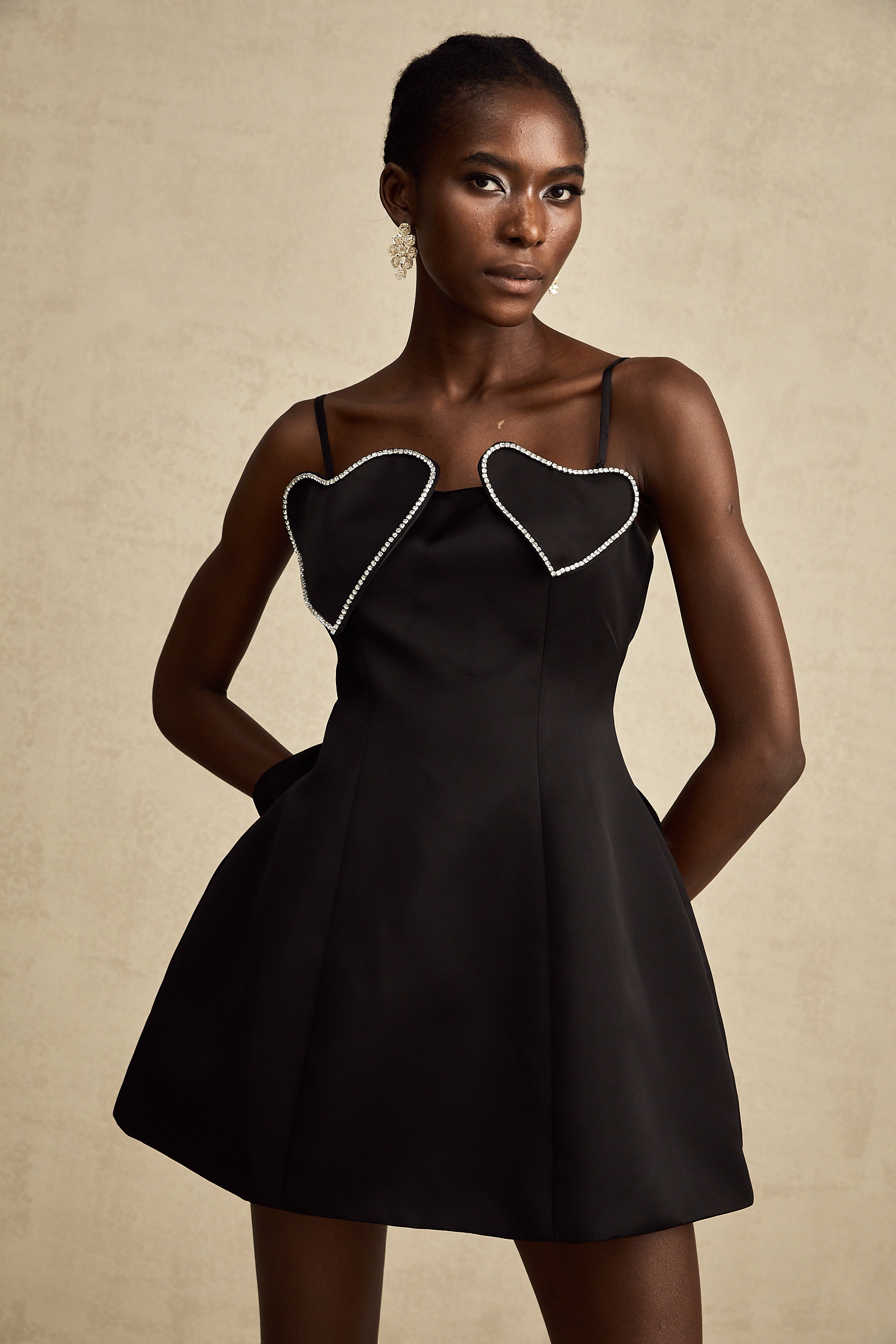 Kalp Süslemeli Mini Elbise