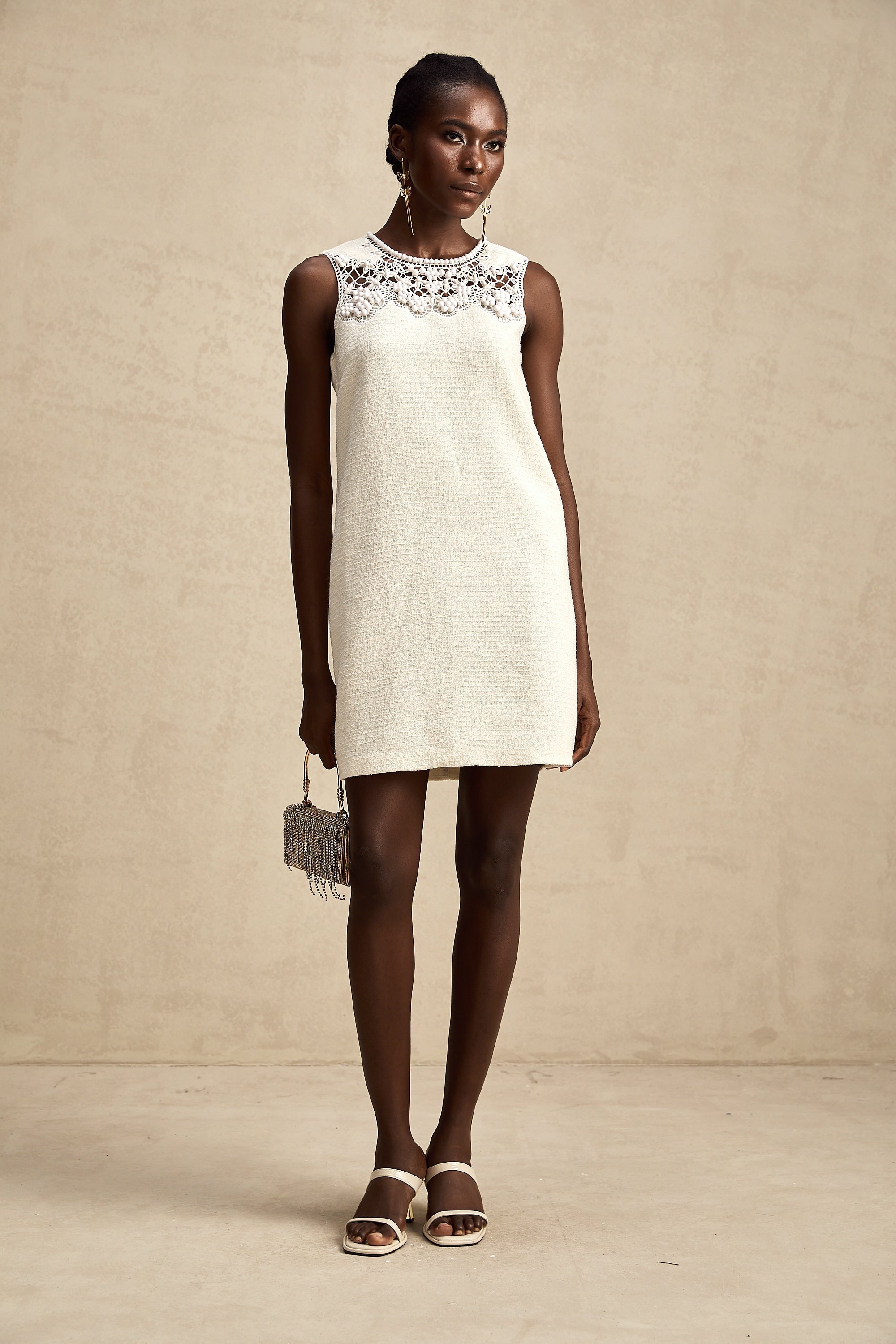 Tüvit İşlemeli Mini Elbise