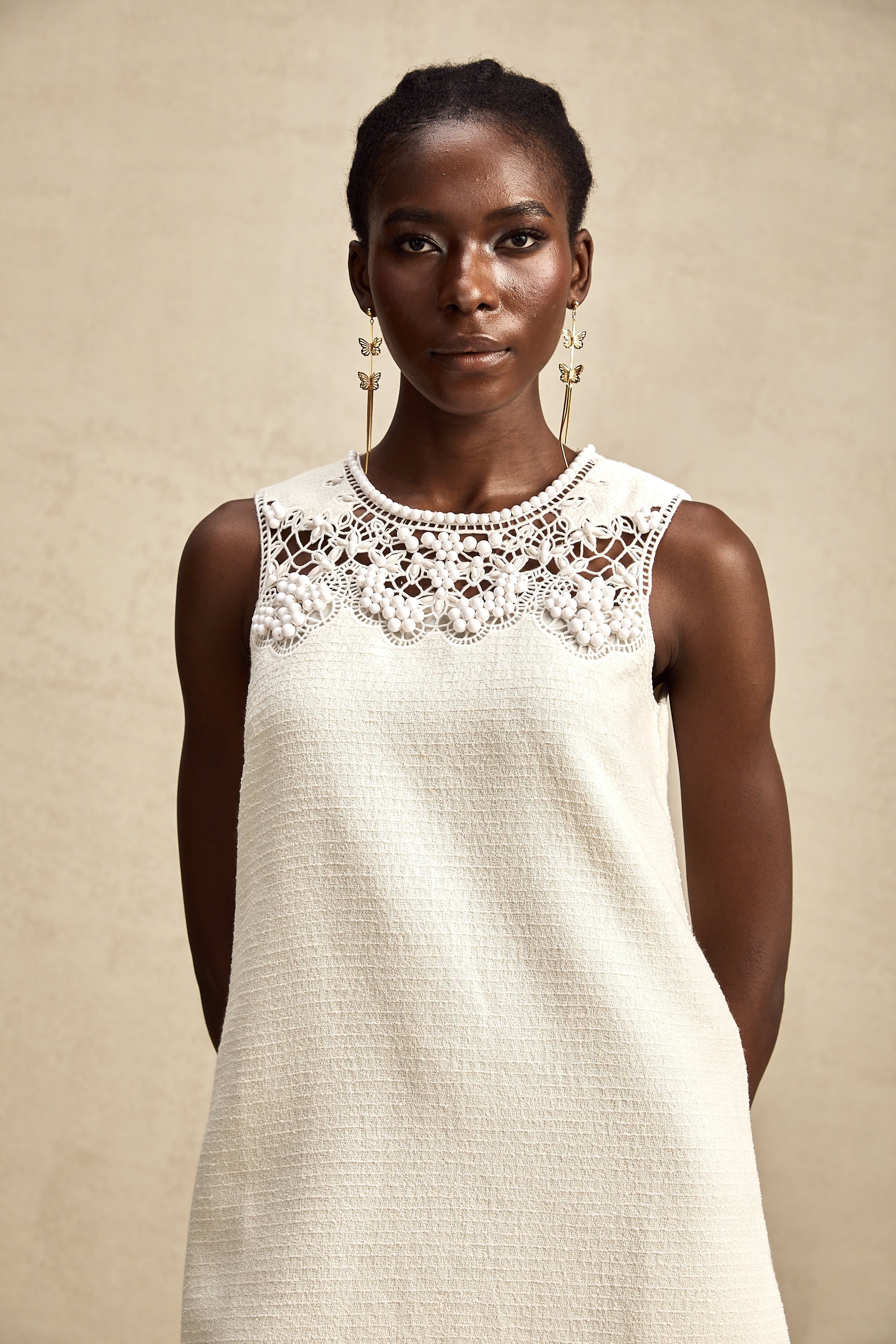 Tüvit İşlemeli Mini Elbise