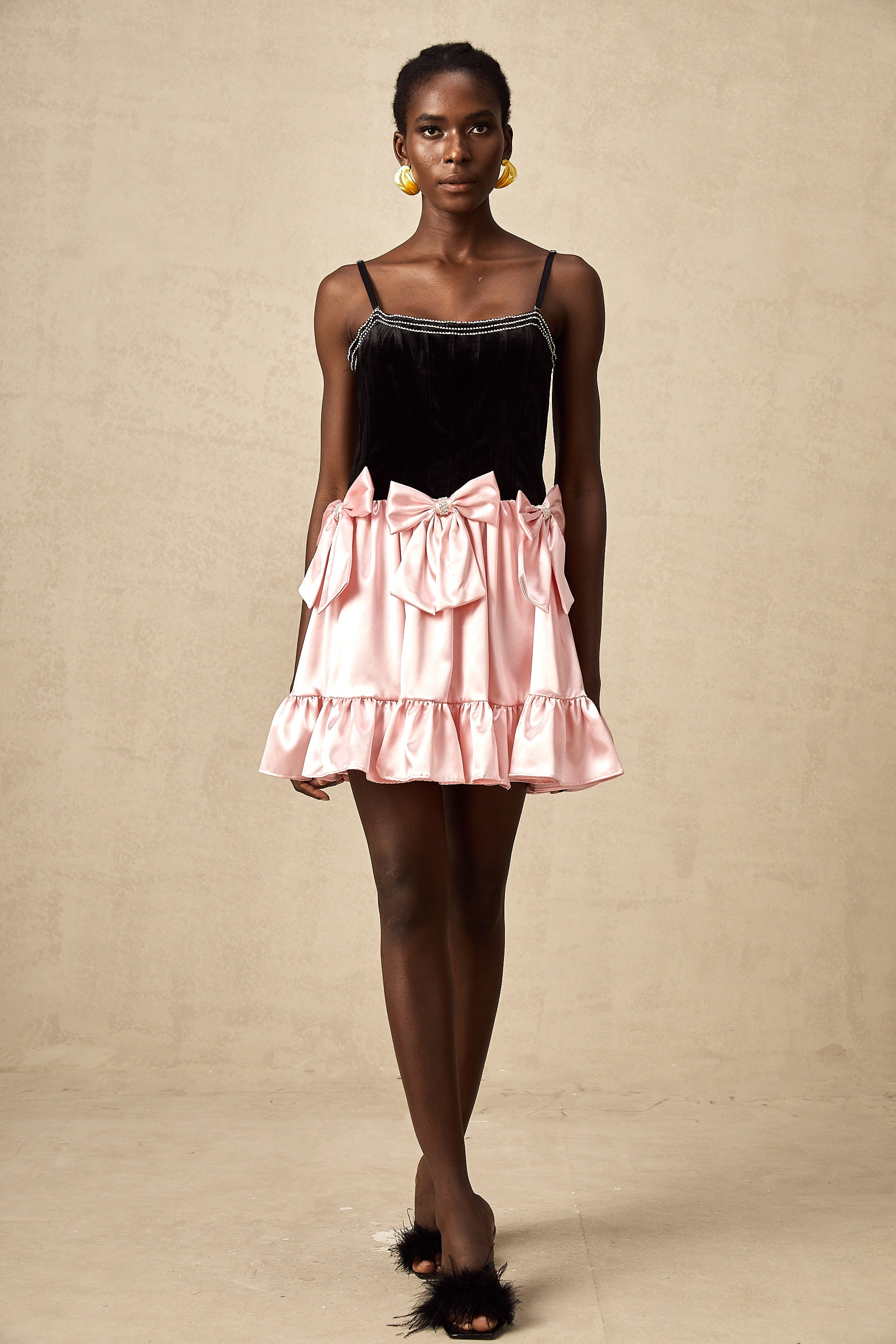 Kontrast İlmekli Pileli Mini Elbise