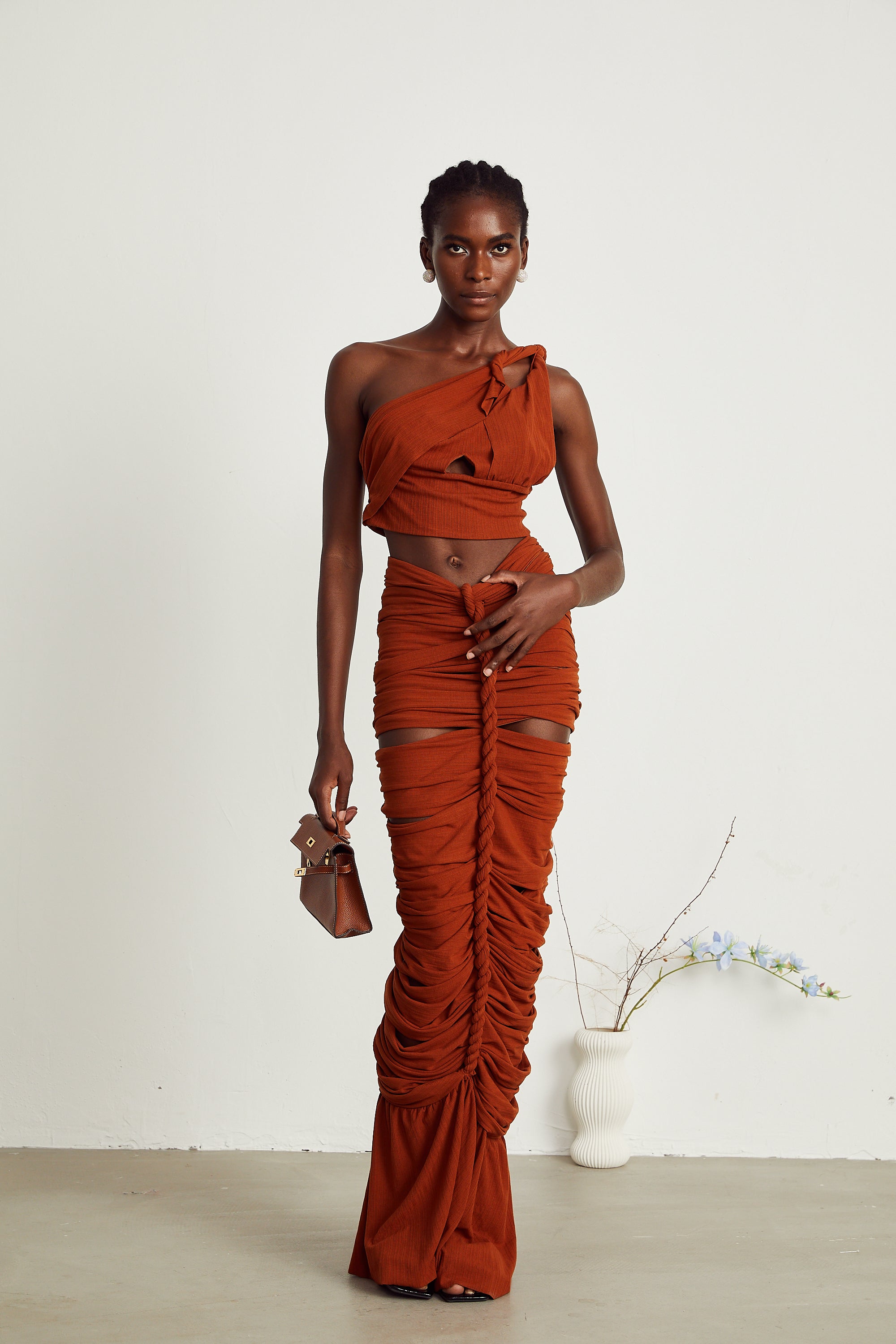 Célestine Burgu Detaylı Kesik Bluz ve Etek Takımı