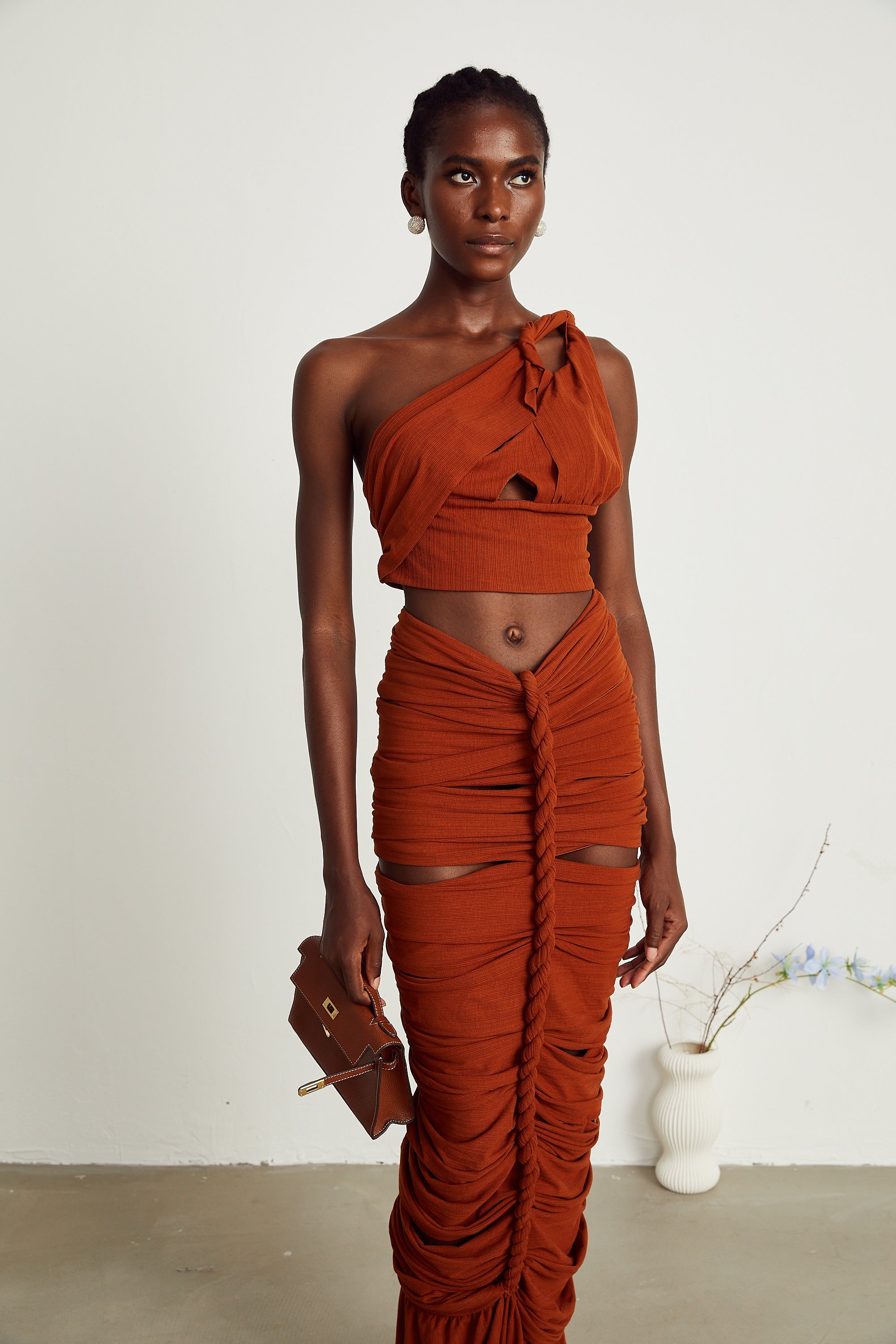 Célestine Burgu Detaylı Kesik Bluz ve Etek Takımı