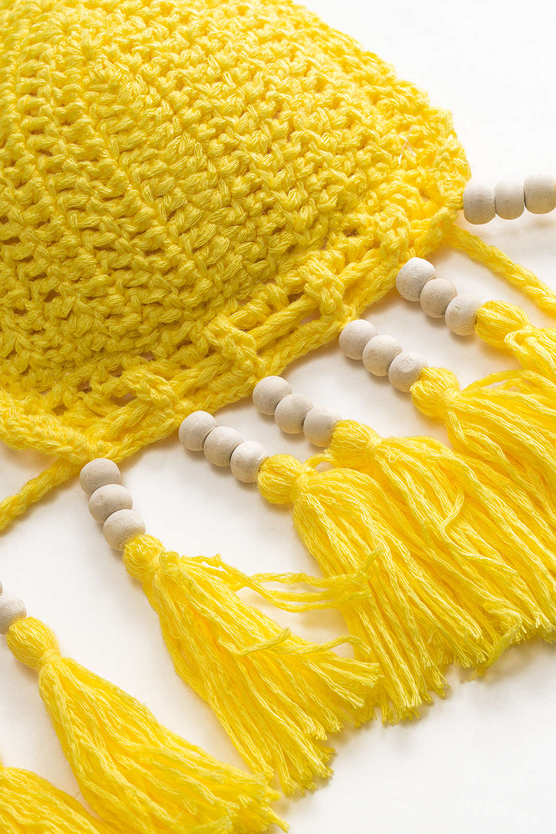 Sırt Açık Tüy ve Boncuk Detaylı Bikini Takımı