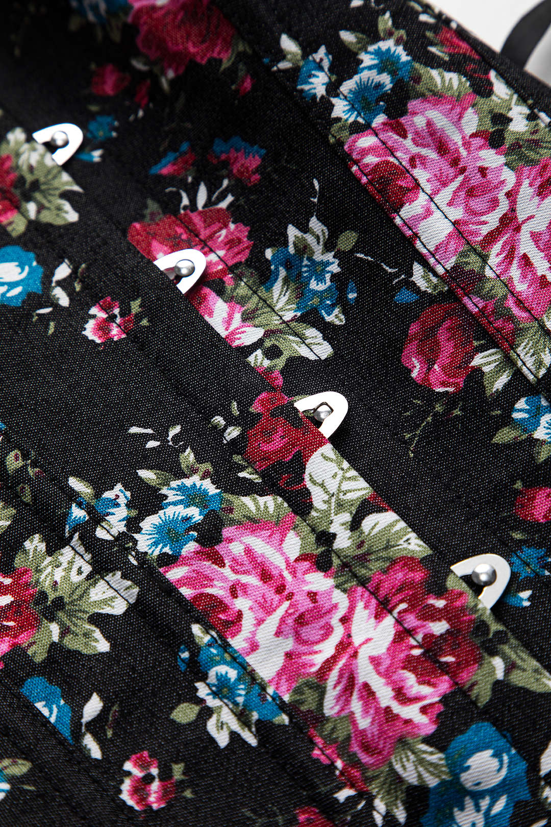 Çiçek Desenli Düğme Detaylı Korsaj Bağlamalı Tube Üst