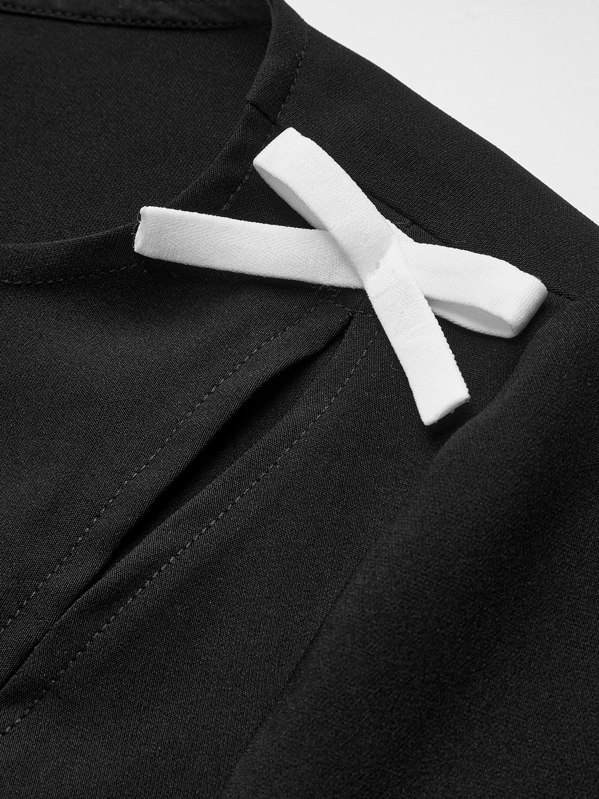 Fiyonk Detaylı Yandan Yırtmaçlı Kısa Elbise