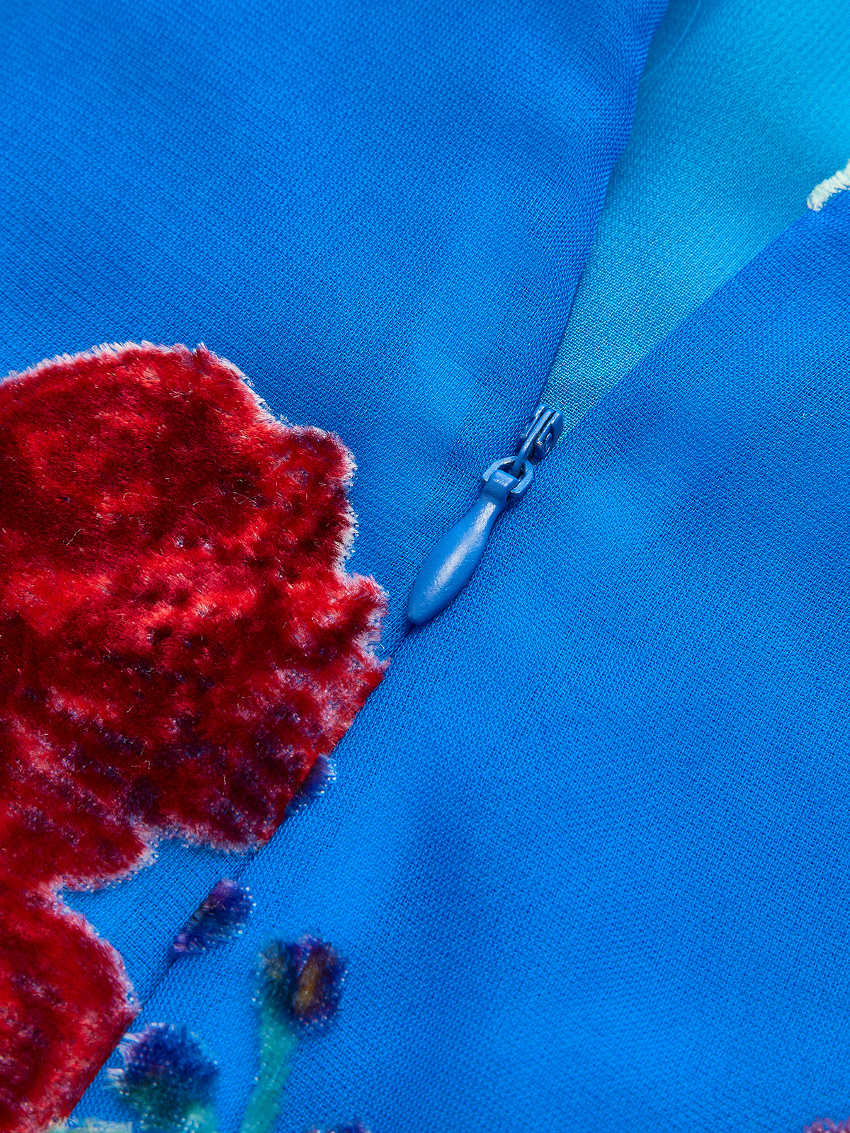 Jakarlı Sırt Dekolteli Halter Elbise