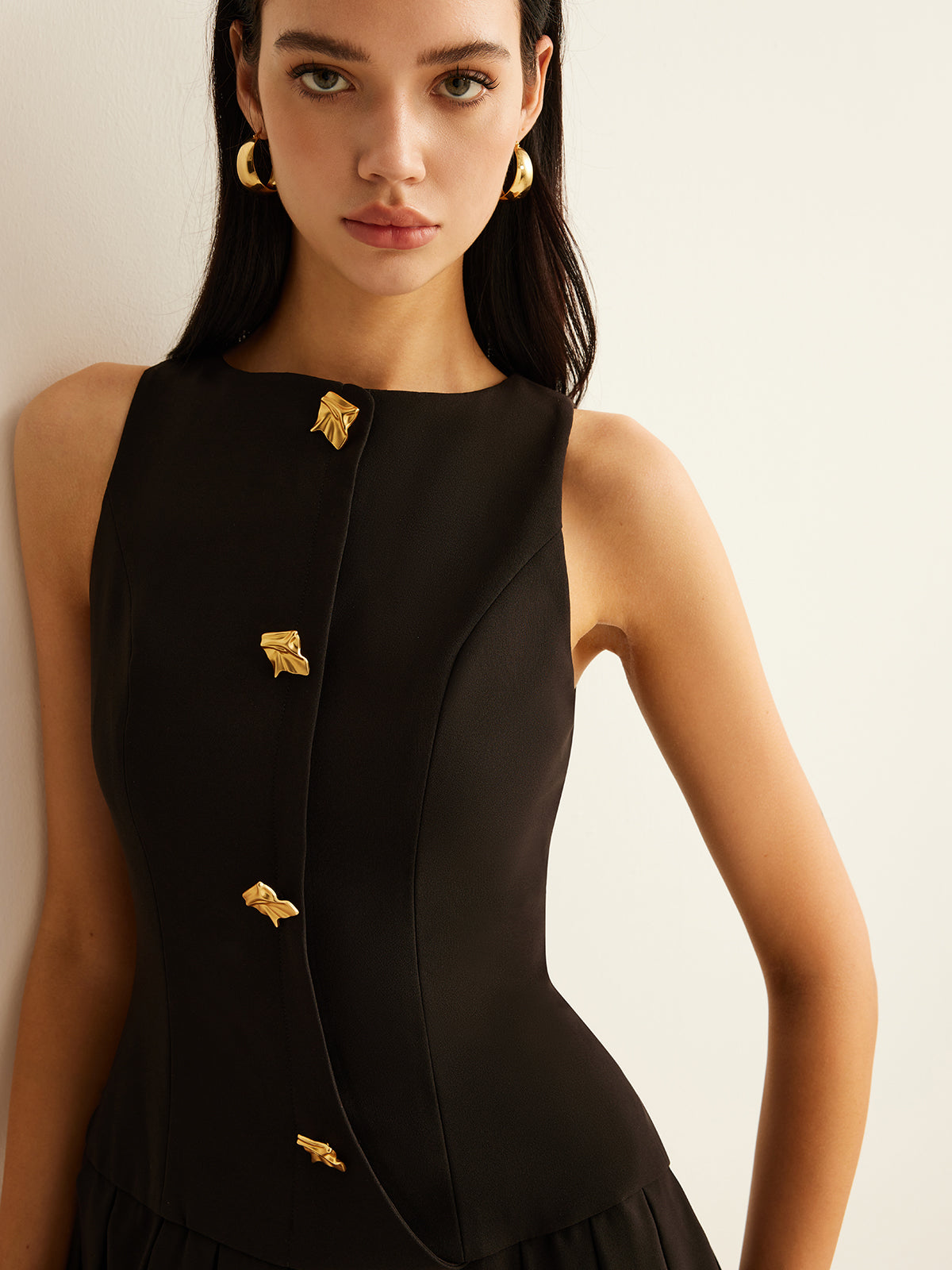 Metal Düğmeli Piliseli Askılı Elbise