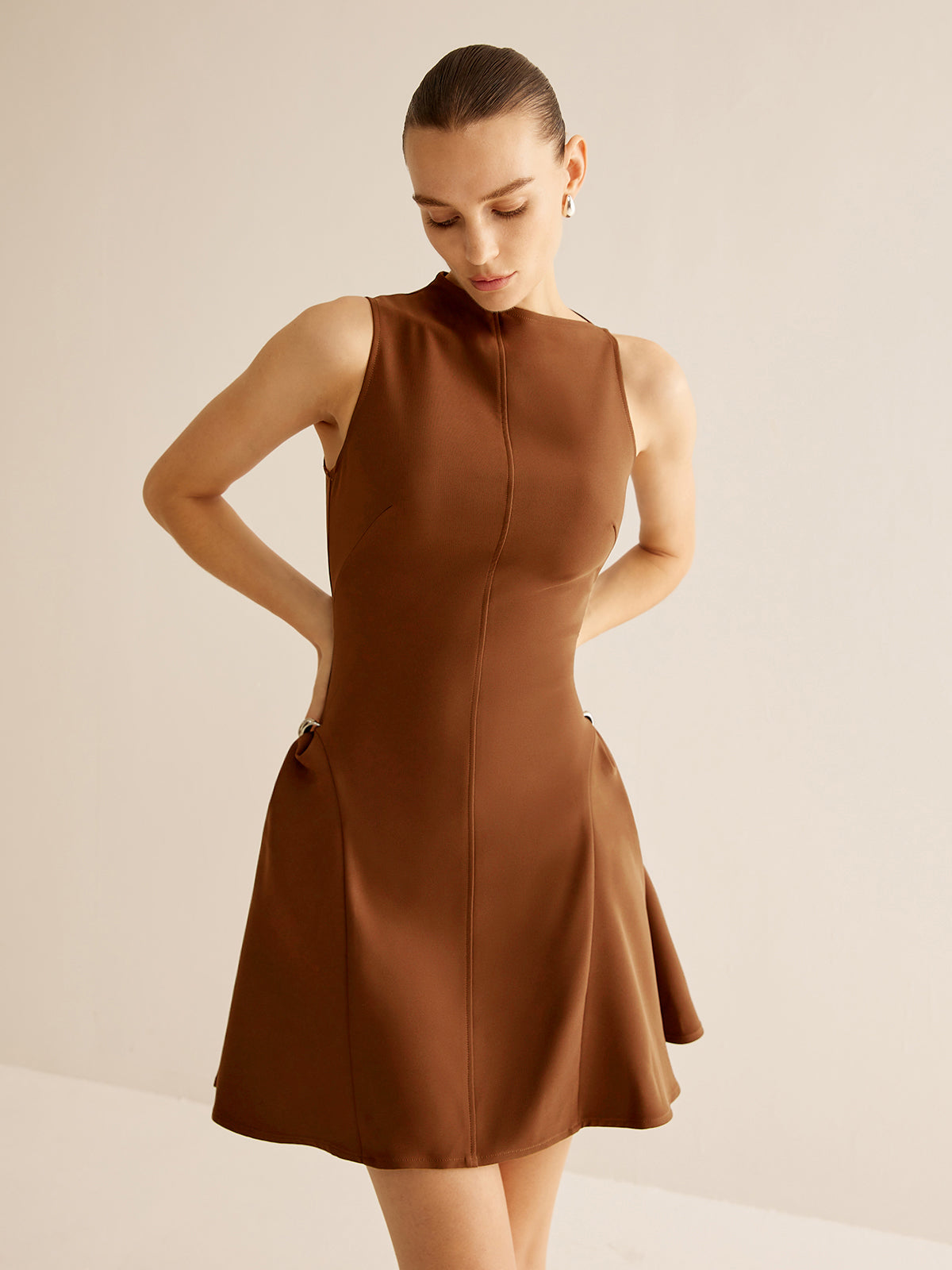 Asimetrik Yaka Panelli Şirretli Elbise