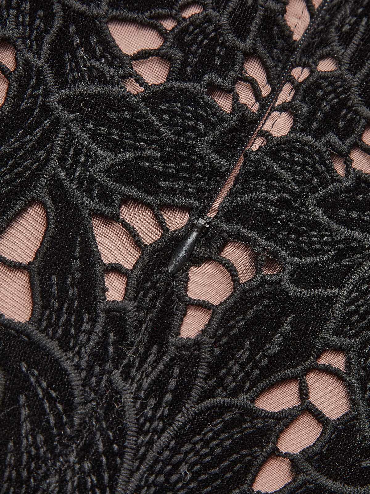 Jakarlı Çiçek Desenli Kurdele Askılı Elbise