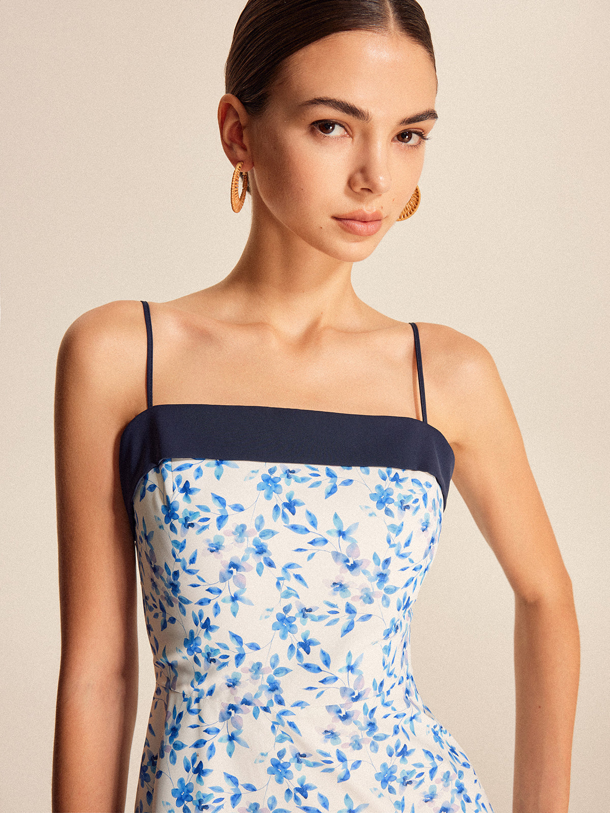 Çiçek Desenli Renk Bloklu Sırtı Açık Elbise