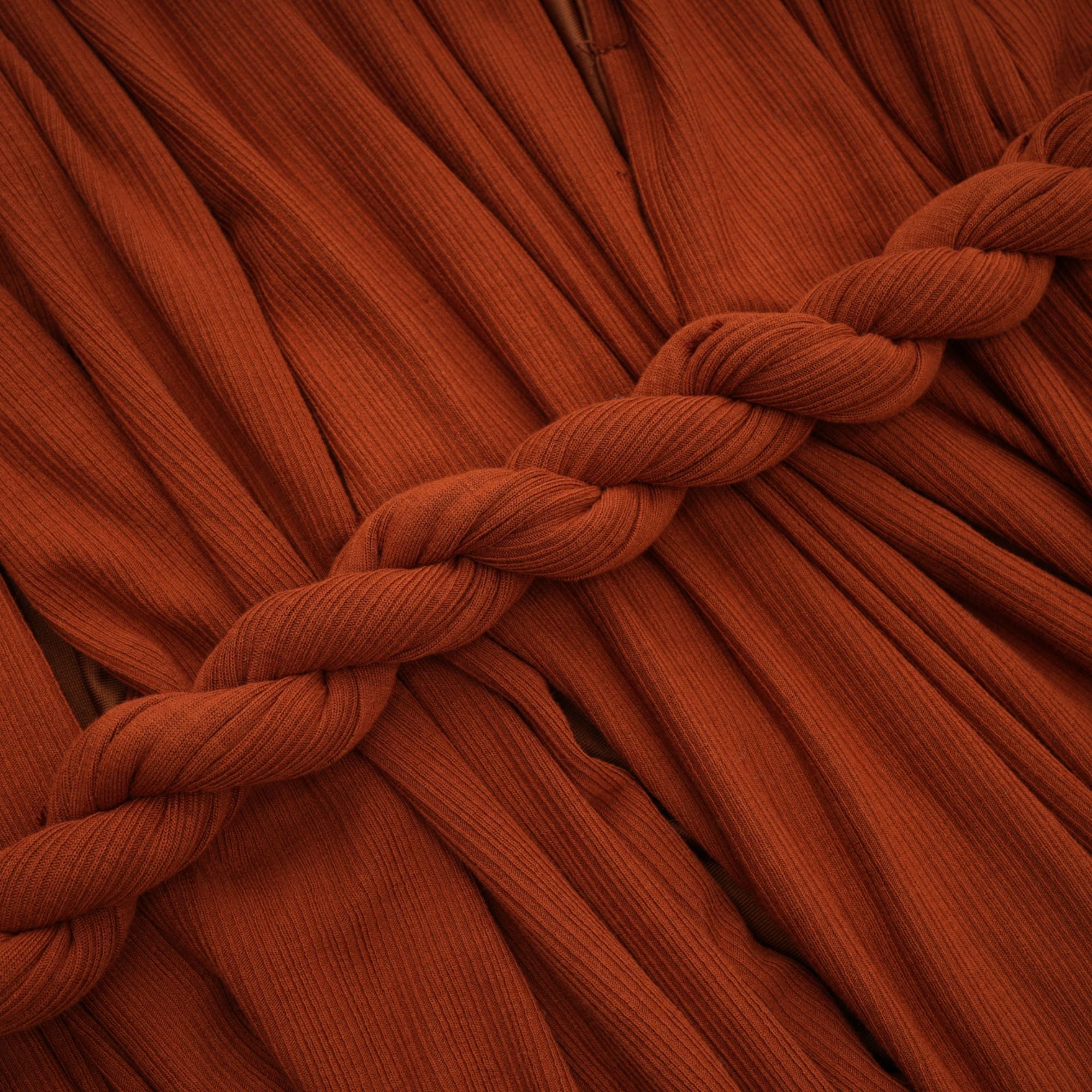 Célestine Burgu Detaylı Kesik Bluz ve Etek Takımı