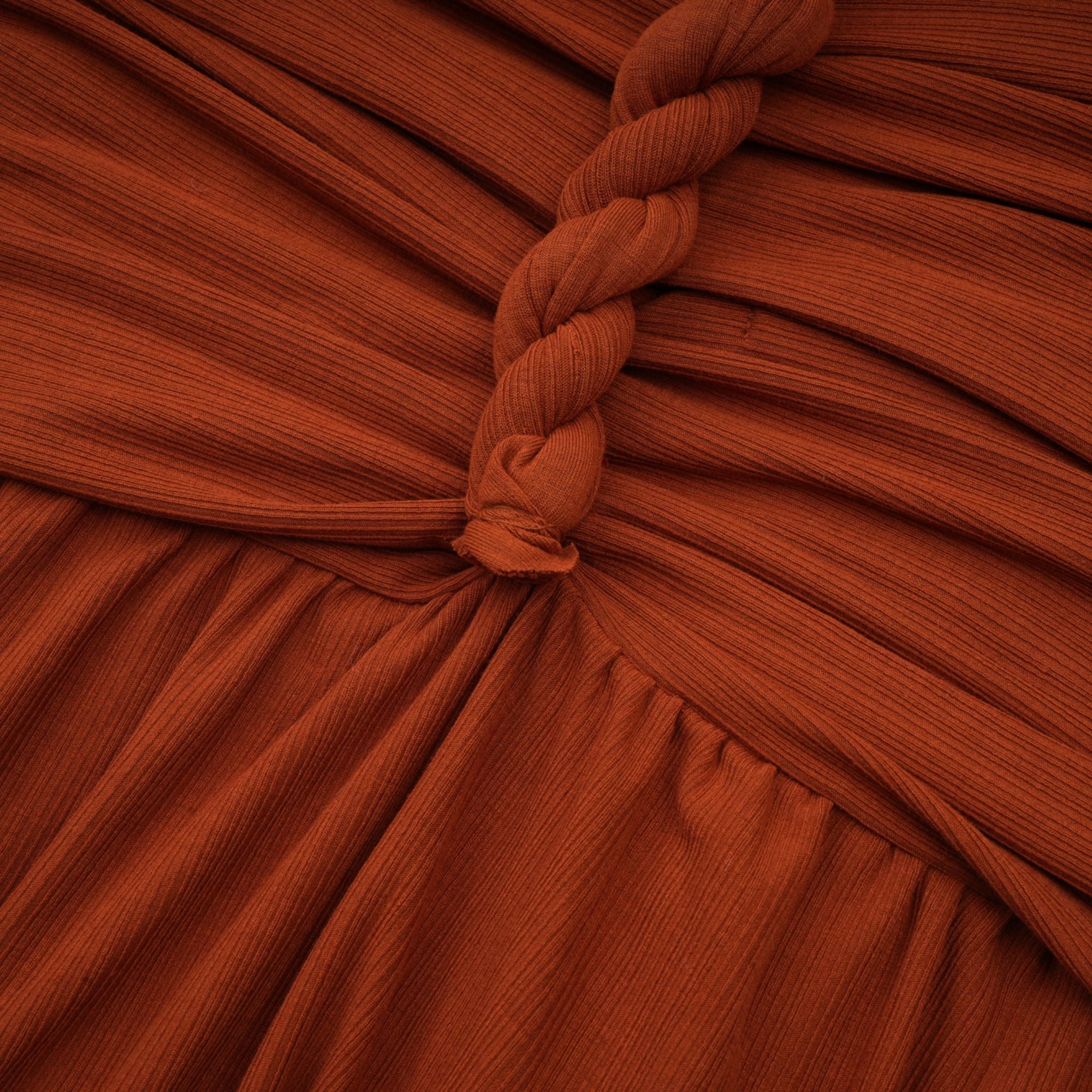 Célestine Burgu Detaylı Kesik Bluz ve Etek Takımı