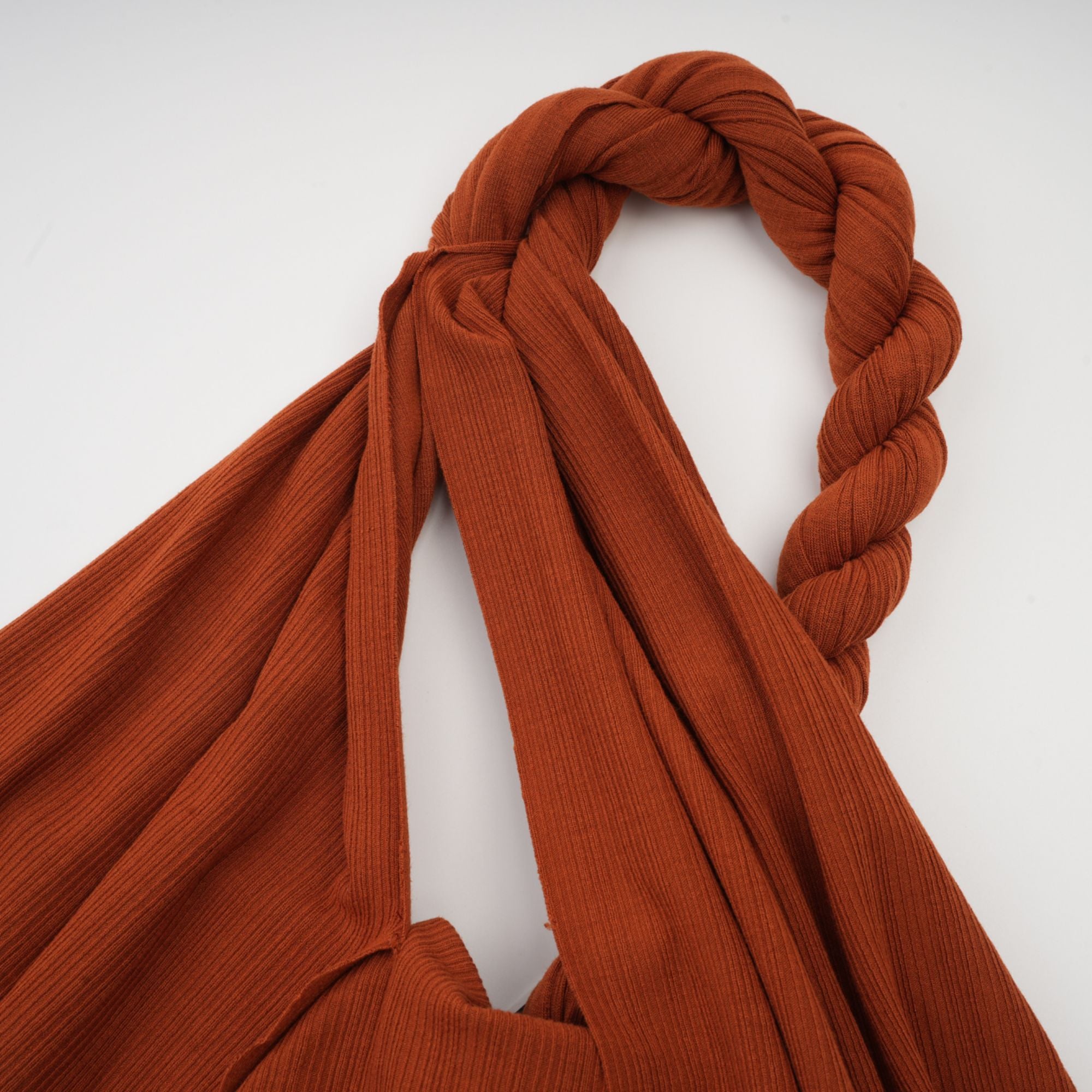 Célestine Burgu Detaylı Kesik Bluz ve Etek Takımı