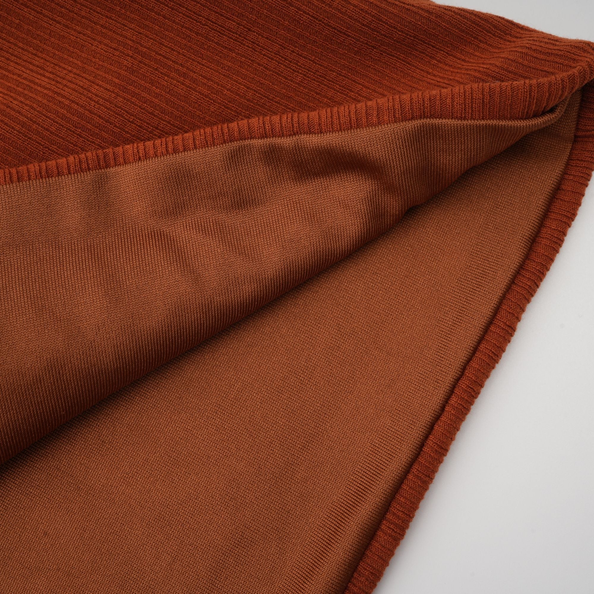 Célestine Burgu Detaylı Kesik Bluz ve Etek Takımı