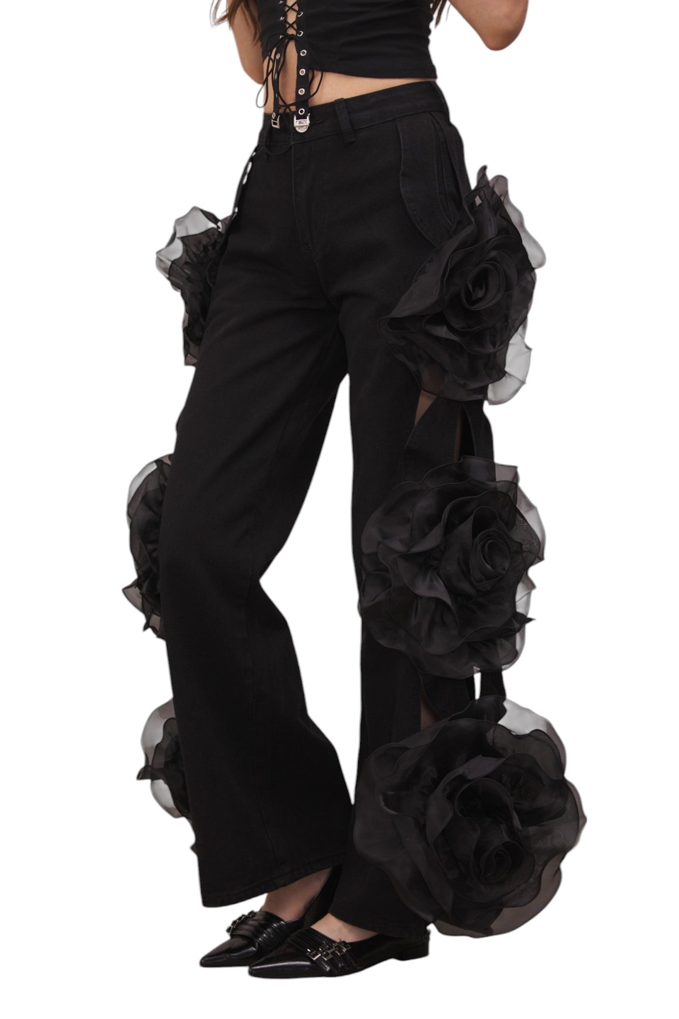 Çiçek Desenli Oyuk Detaylı Jean