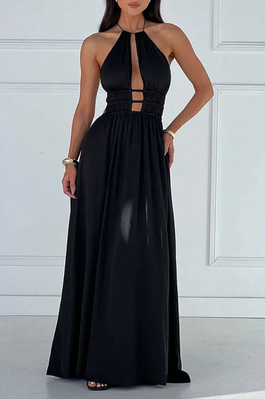 Halter Yaka, Pencere Detaylı, Kolsuz Maxi Elbise