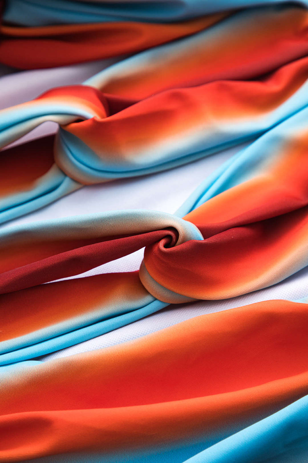 Ombre Desenli Kesik Detaylı Büzgülü Dönme Kırma Karın Toparlayıcı Tek Parça Mayo