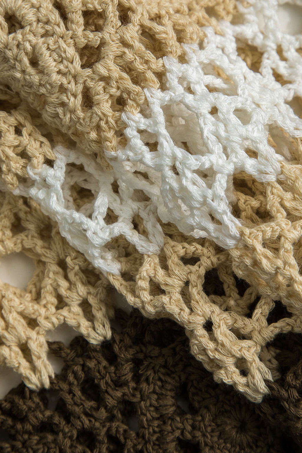 Kontrast Örgü Hollow-Out Bağcıklı Atlet ve Mayo Eteği Pareo Takım