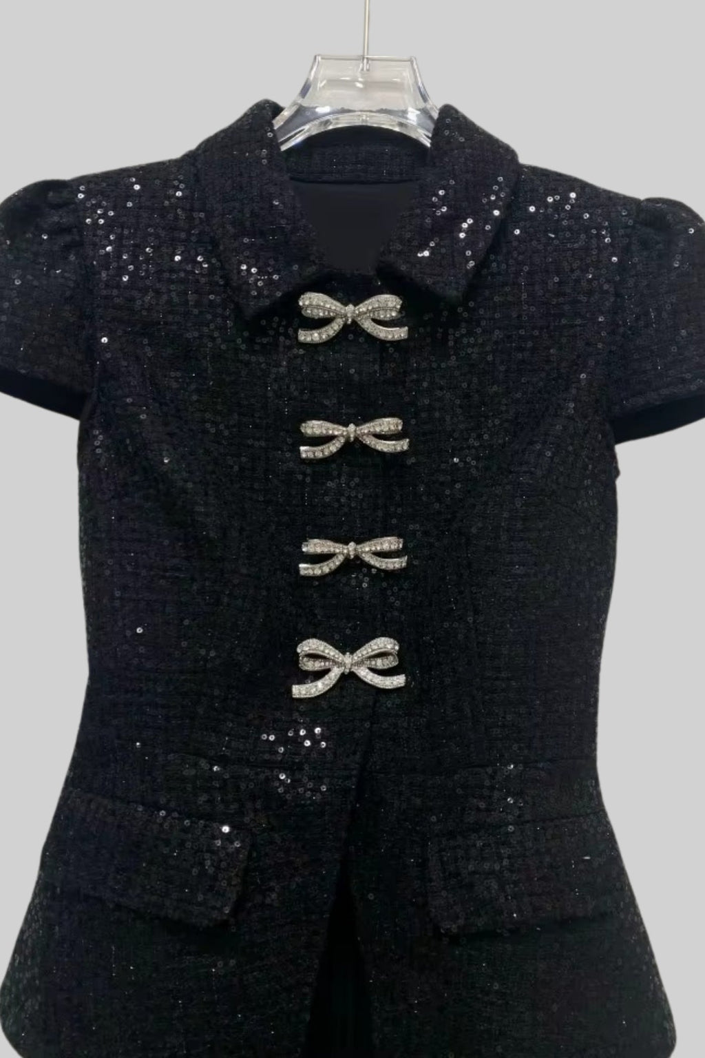 Payetli Üst ve Pileli Etekli Takım