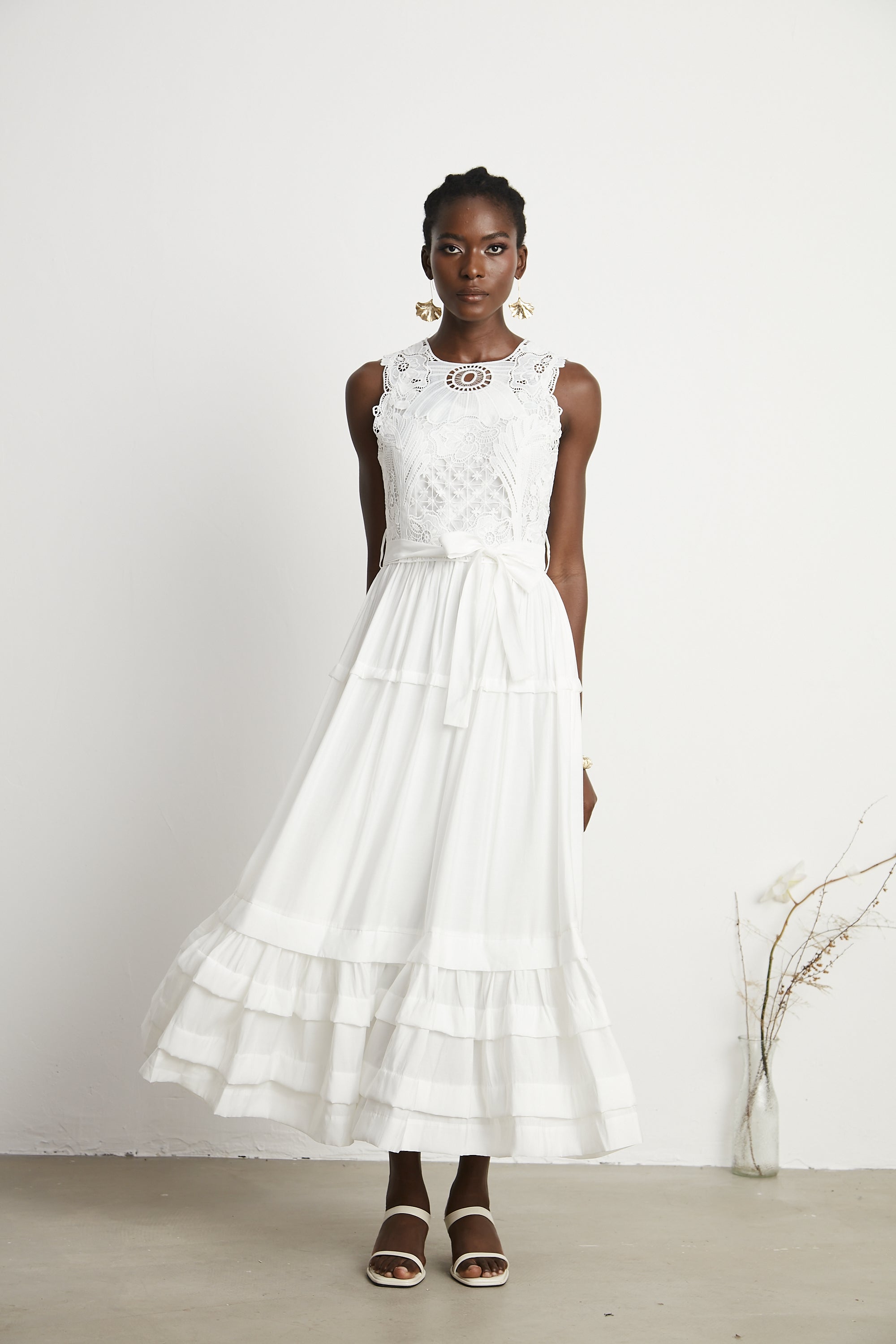 Helen işlemeli midi elbise