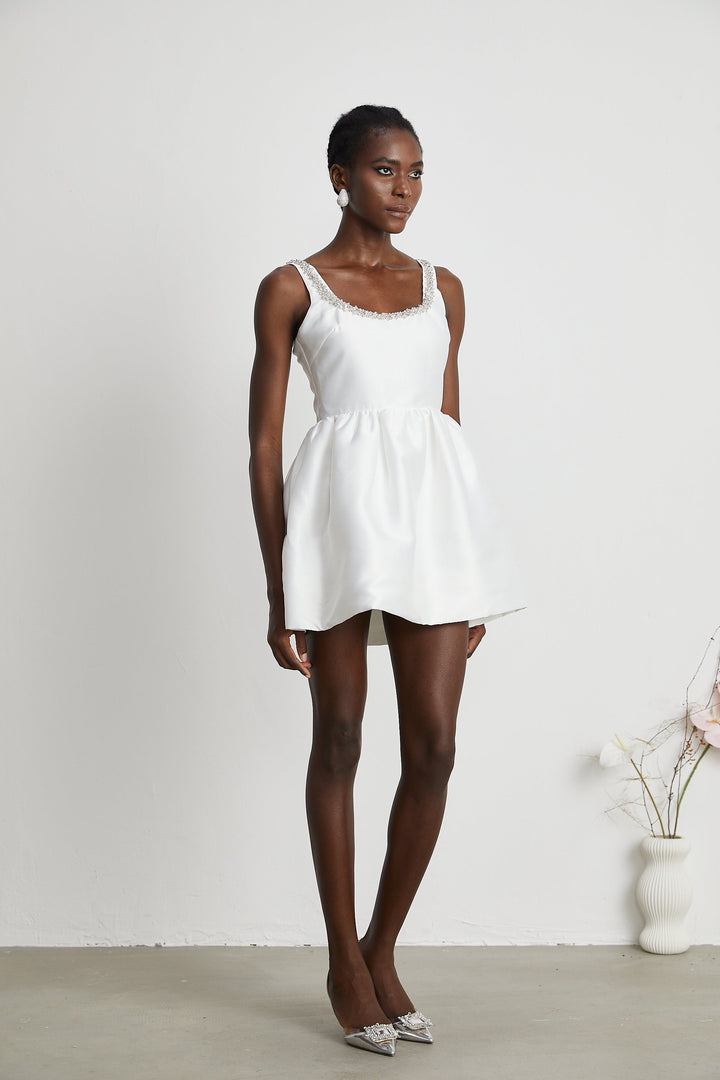 Perrine süslemeli mini elbise