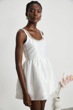 Perrine süslemeli mini elbise