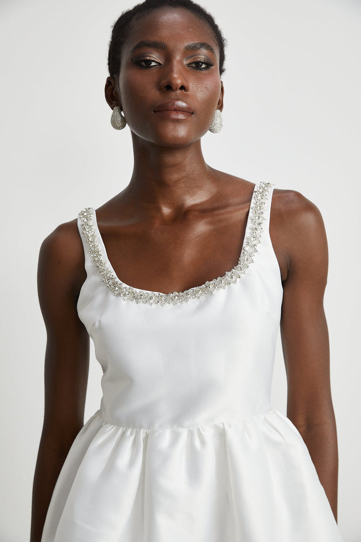 Perrine süslemeli mini elbise