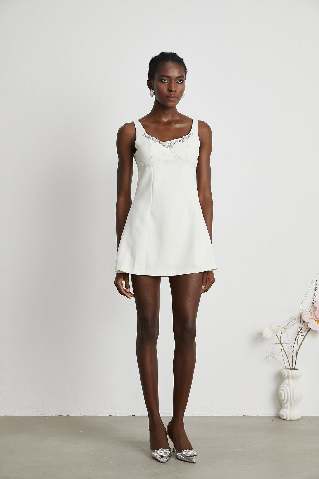 Noémie süslemeli mini elbise