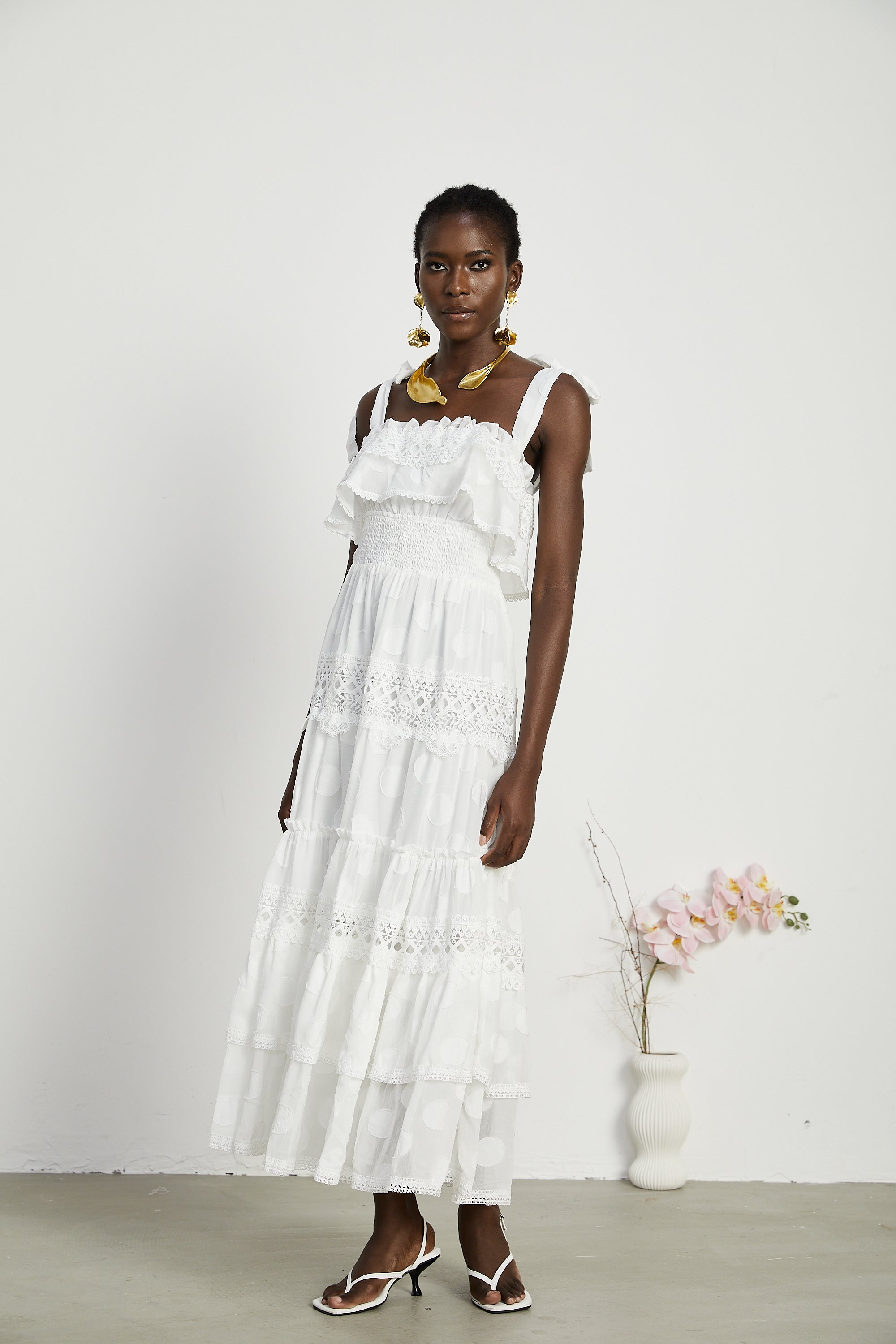 Roselinee dantel midi elbise