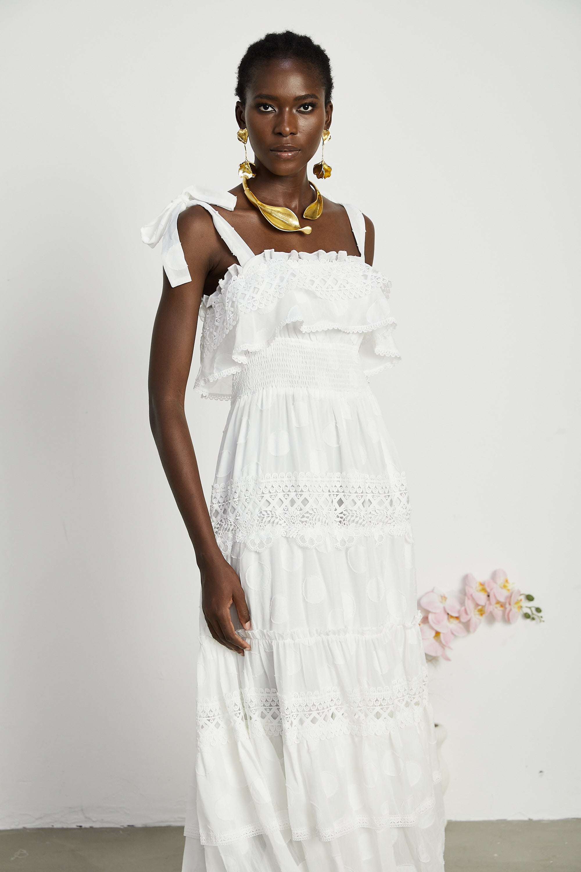 Roselinee dantel midi elbise