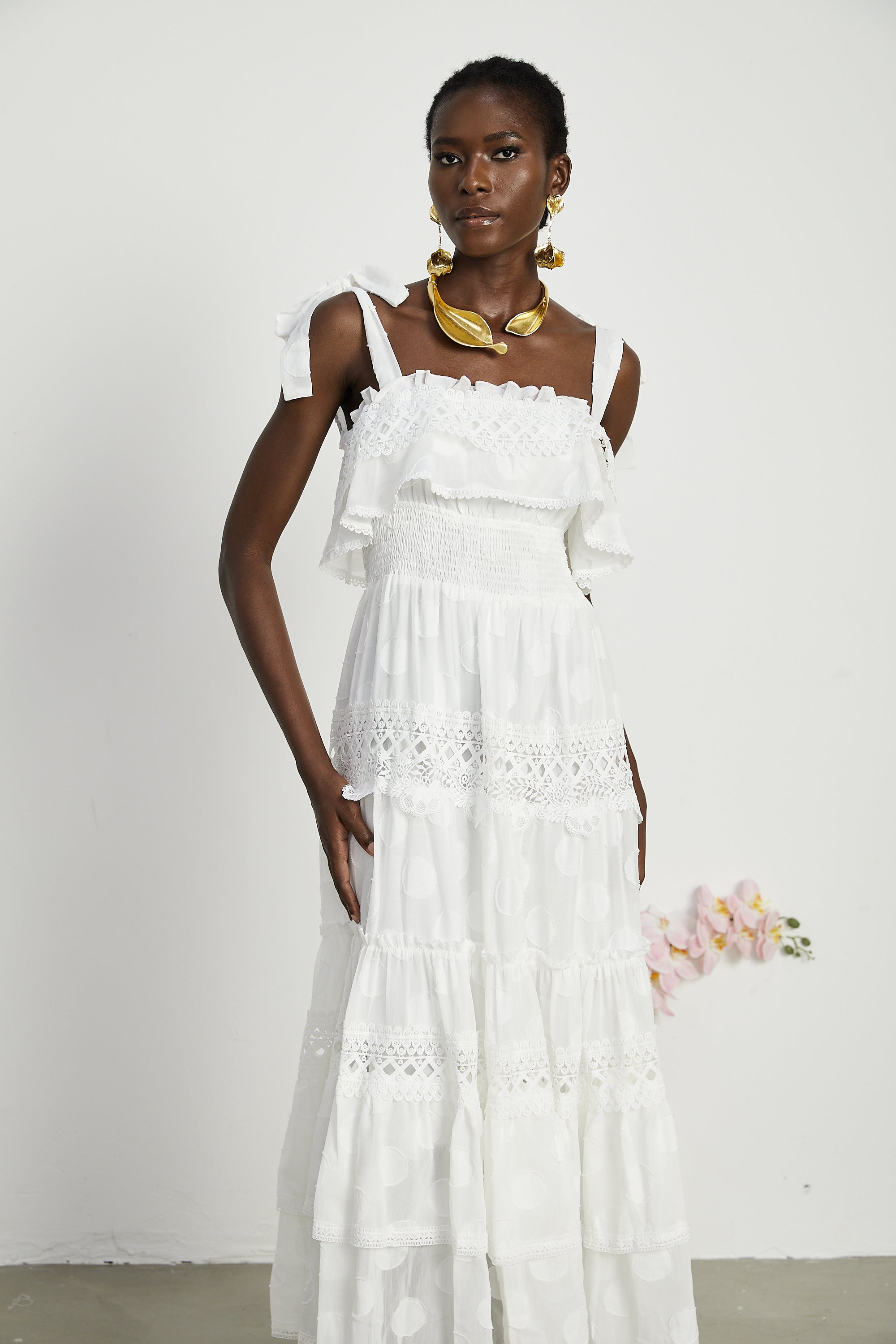 Roselinee dantel midi elbise