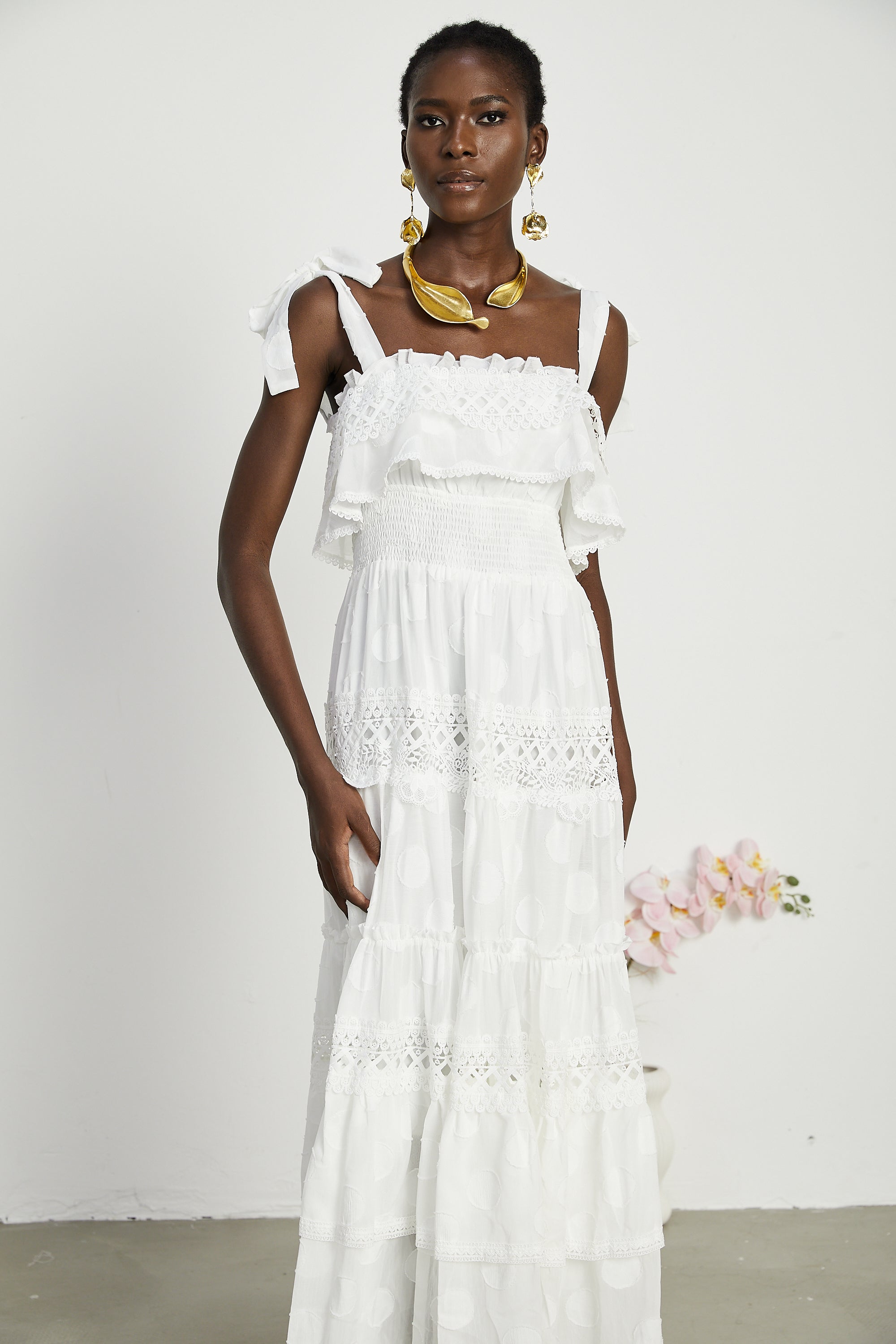 Roselinee dantel midi elbise