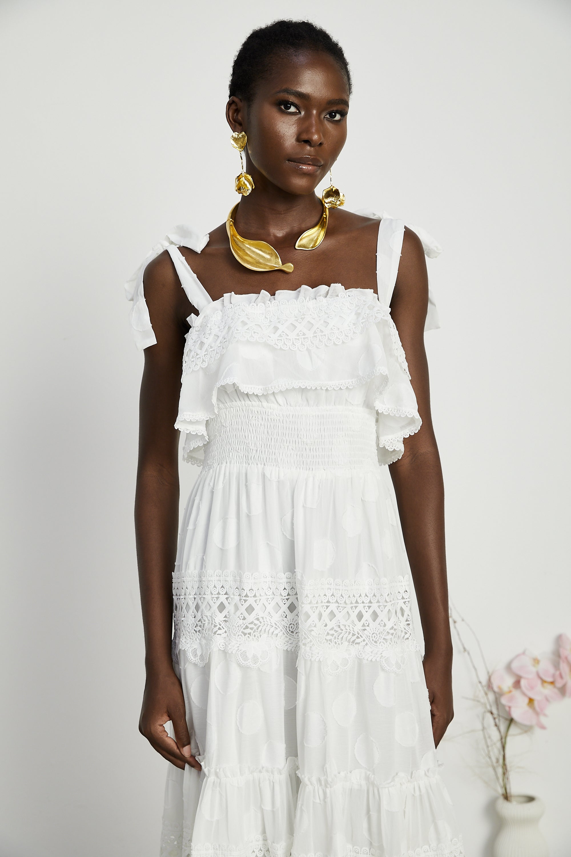 Roselinee dantel midi elbise