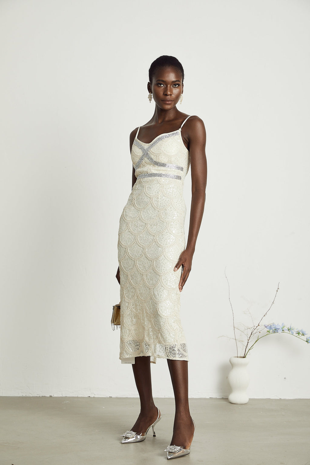 Nalini süslemeli midi elbise