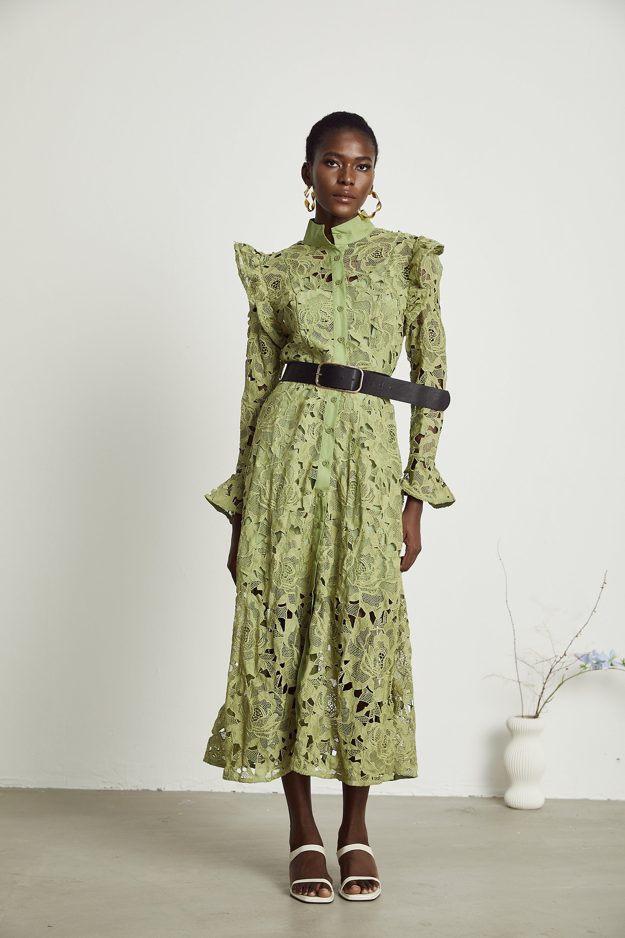 Noémie işlemeli midi elbise