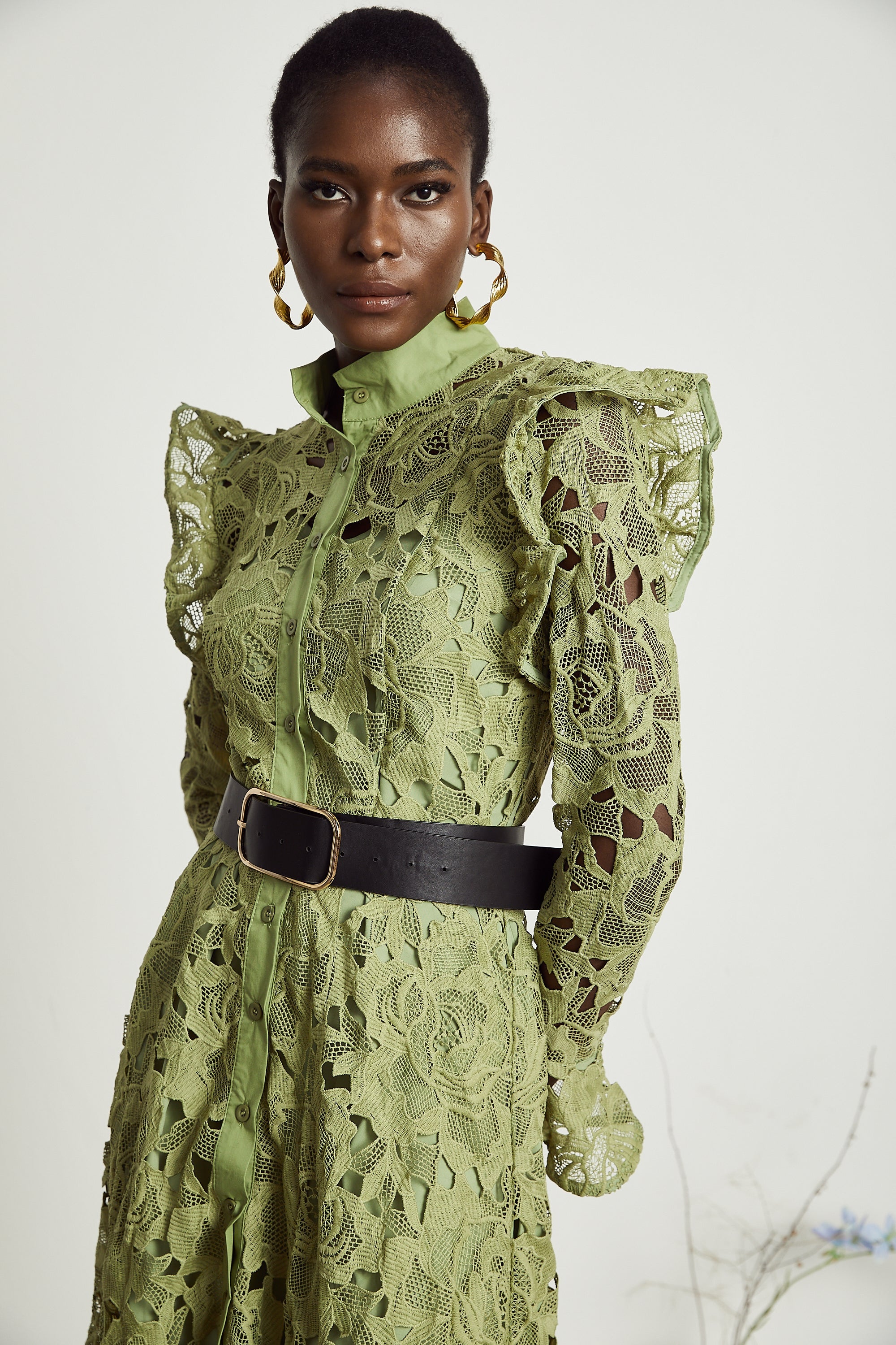 Noémie işlemeli midi elbise