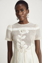 Çiçek İşlemeli Midi Elbise