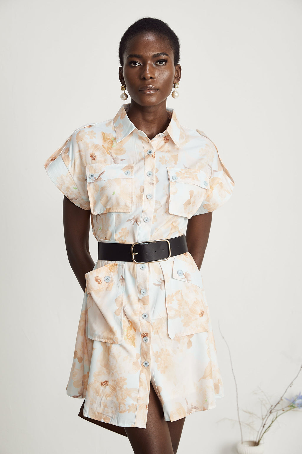 Odelle kuşaklı gömlek mini elbise