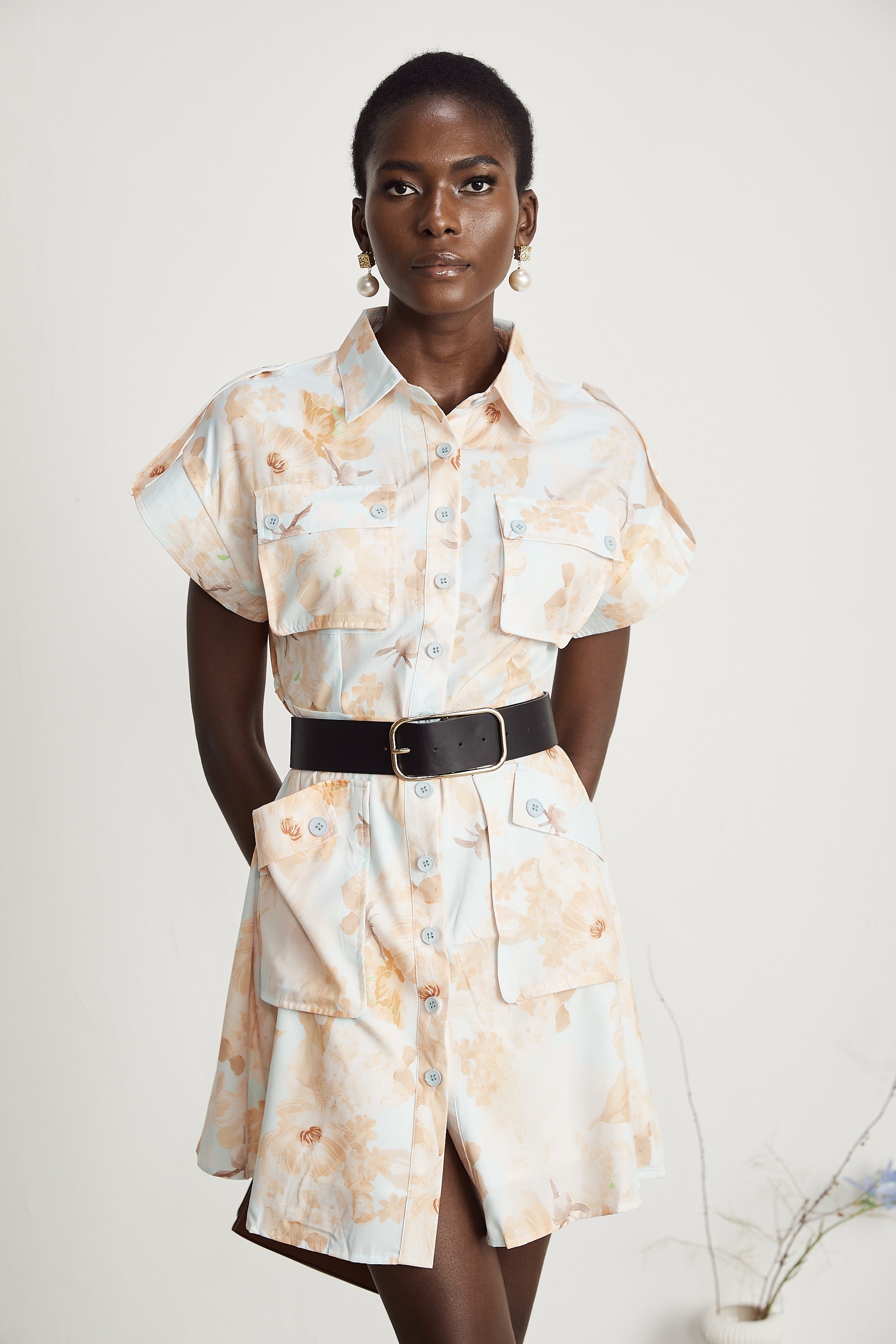 Odelle kuşaklı gömlek mini elbise