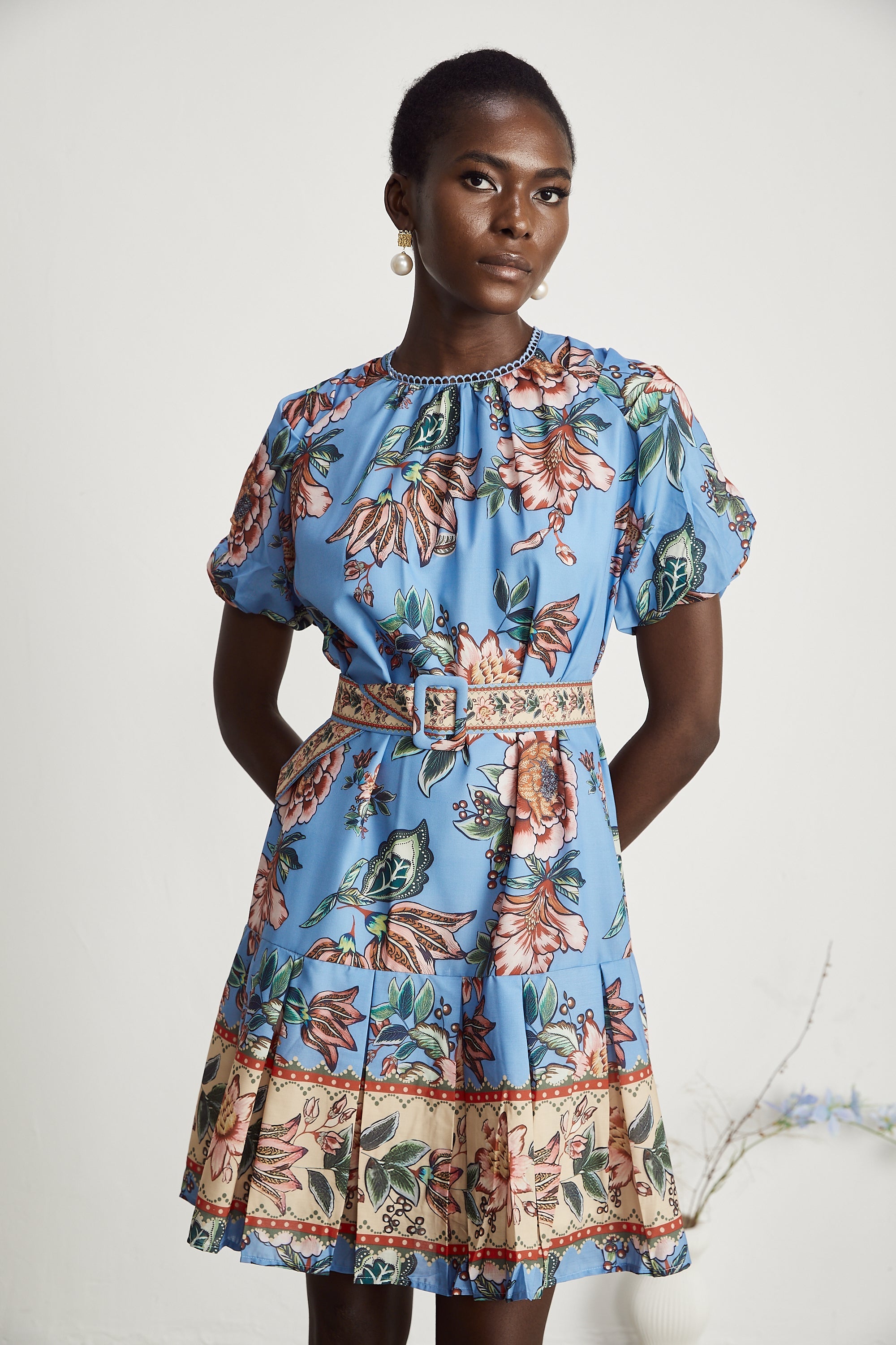 Coralie çiçek mini elbise