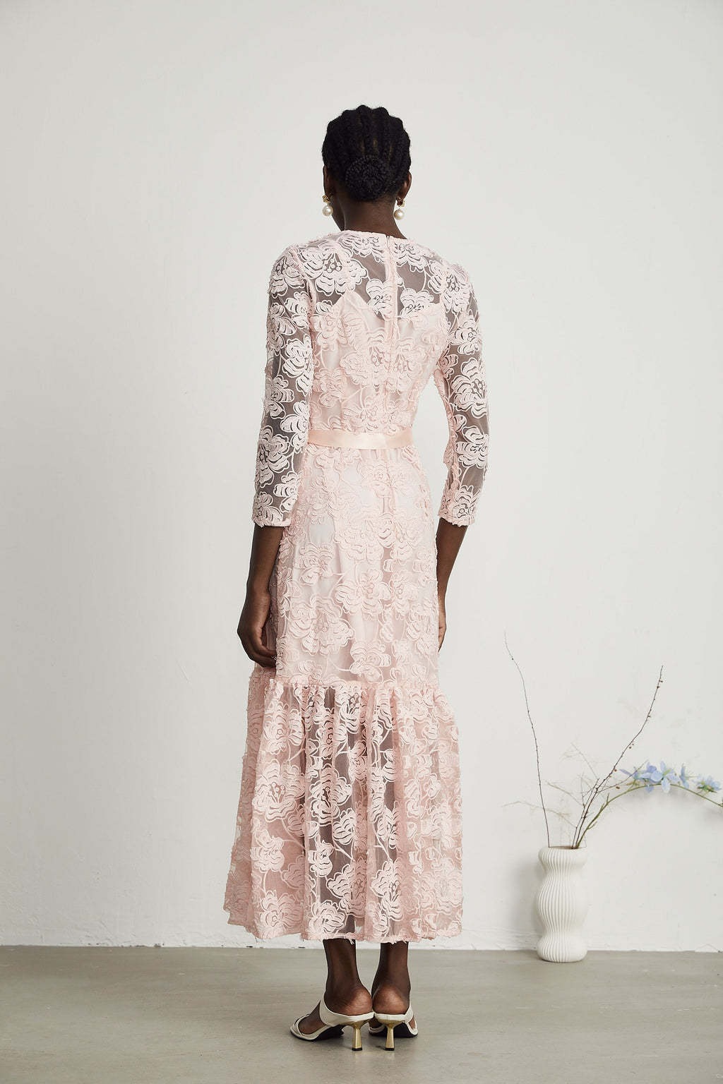 Priscille işlemeli midi elbise