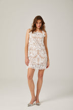 Dantel İşlemeli Kesik Mini Elbise