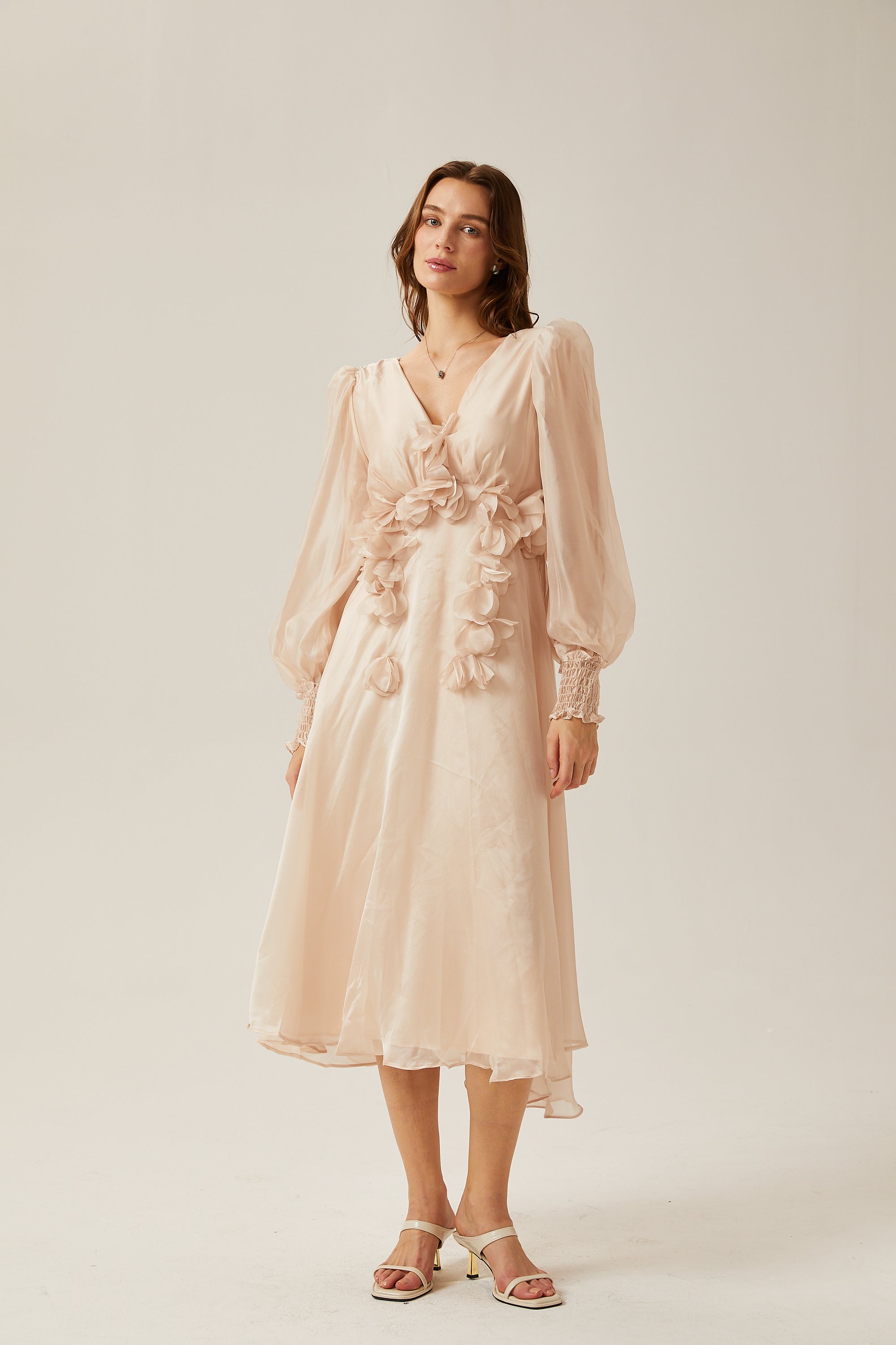 Lucie suni çiçek süslemeli midi elbise