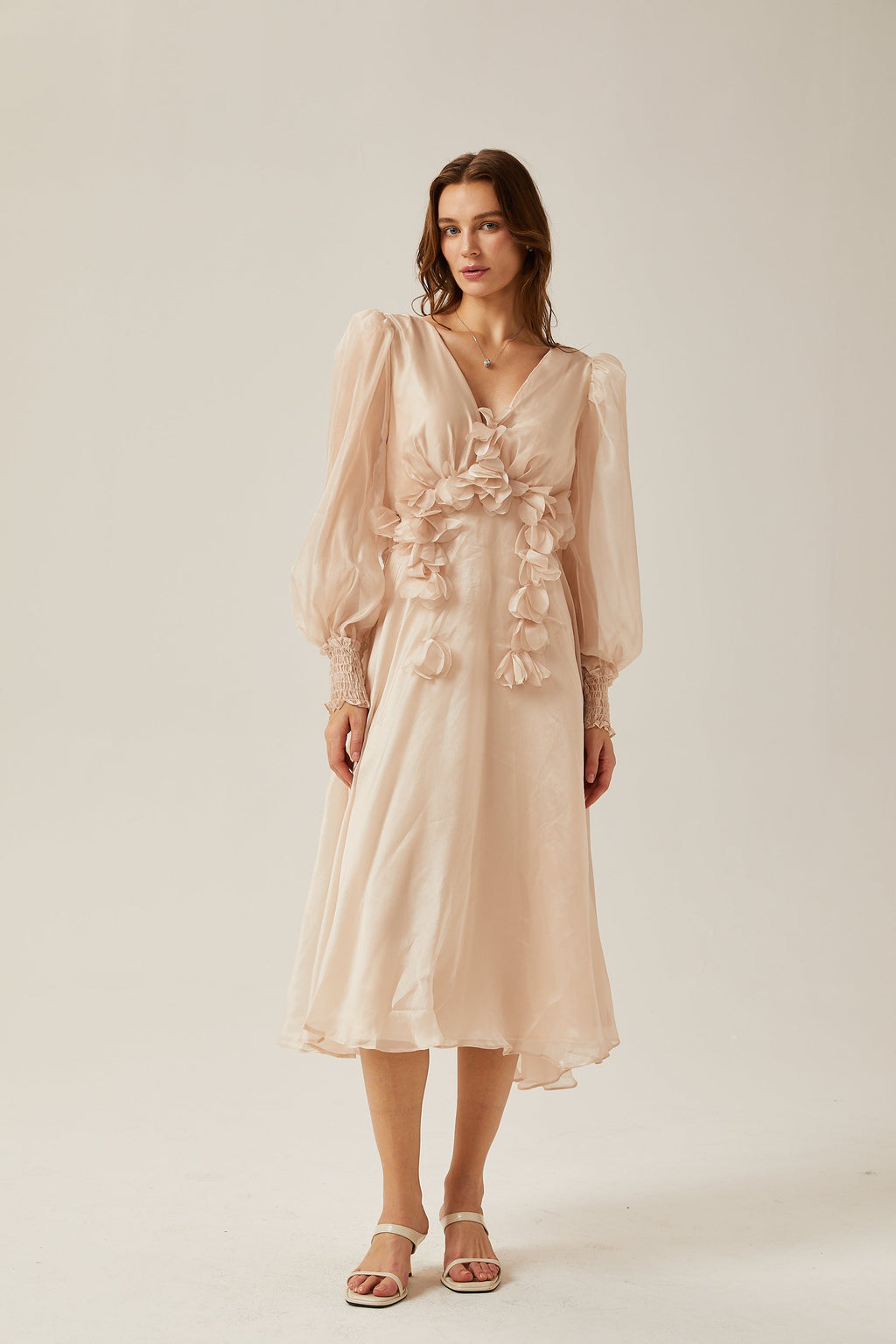 Lucie suni çiçek süslemeli midi elbise