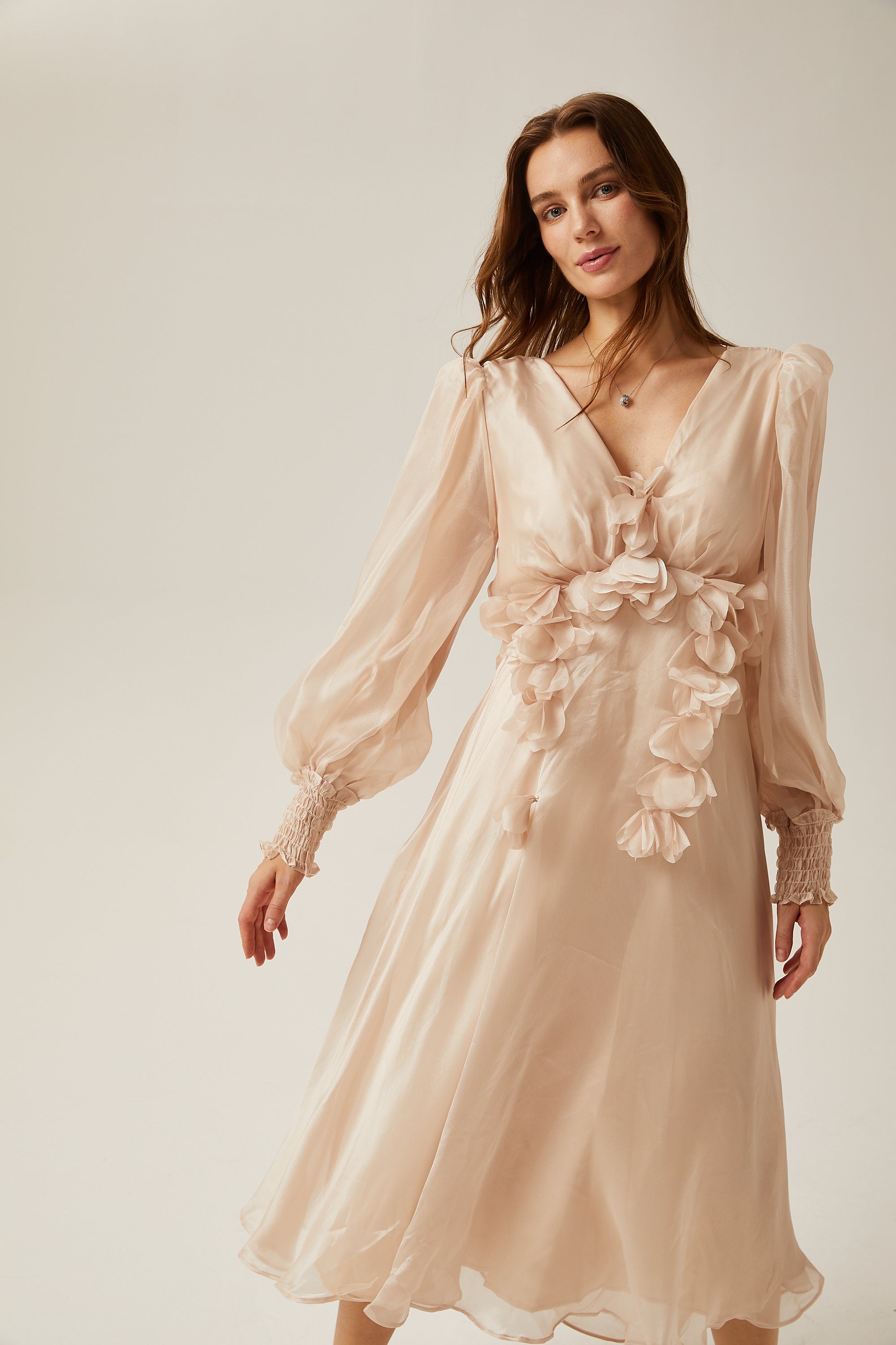 Lucie suni çiçek süslemeli midi elbise