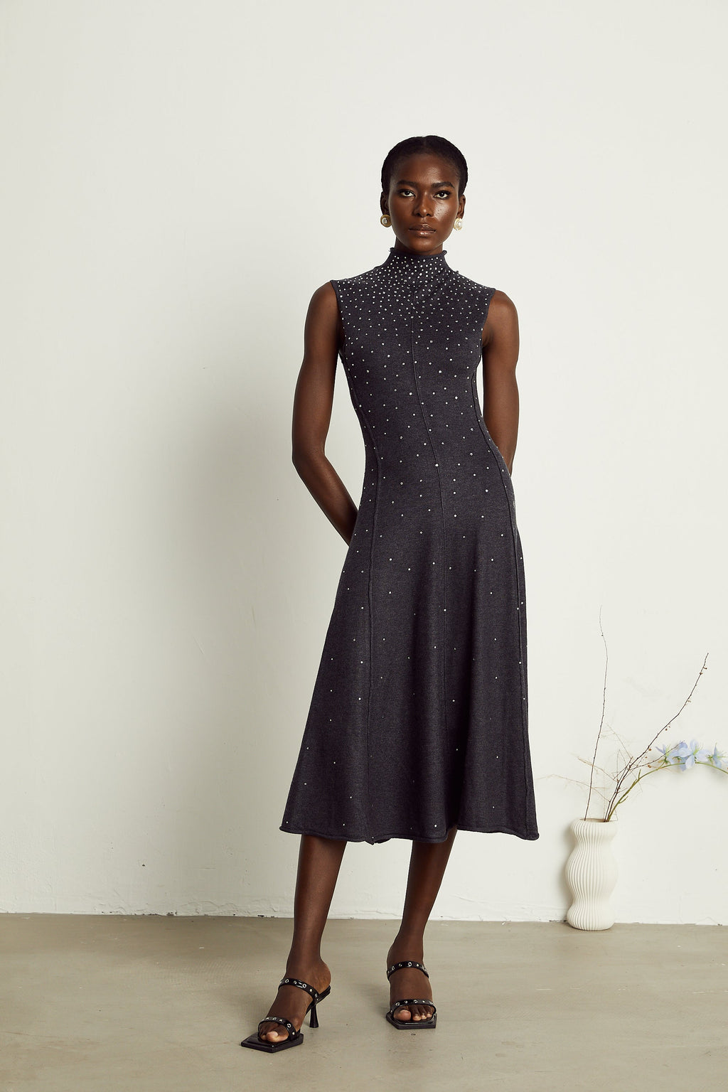 Véronique süslemeli midi elbise